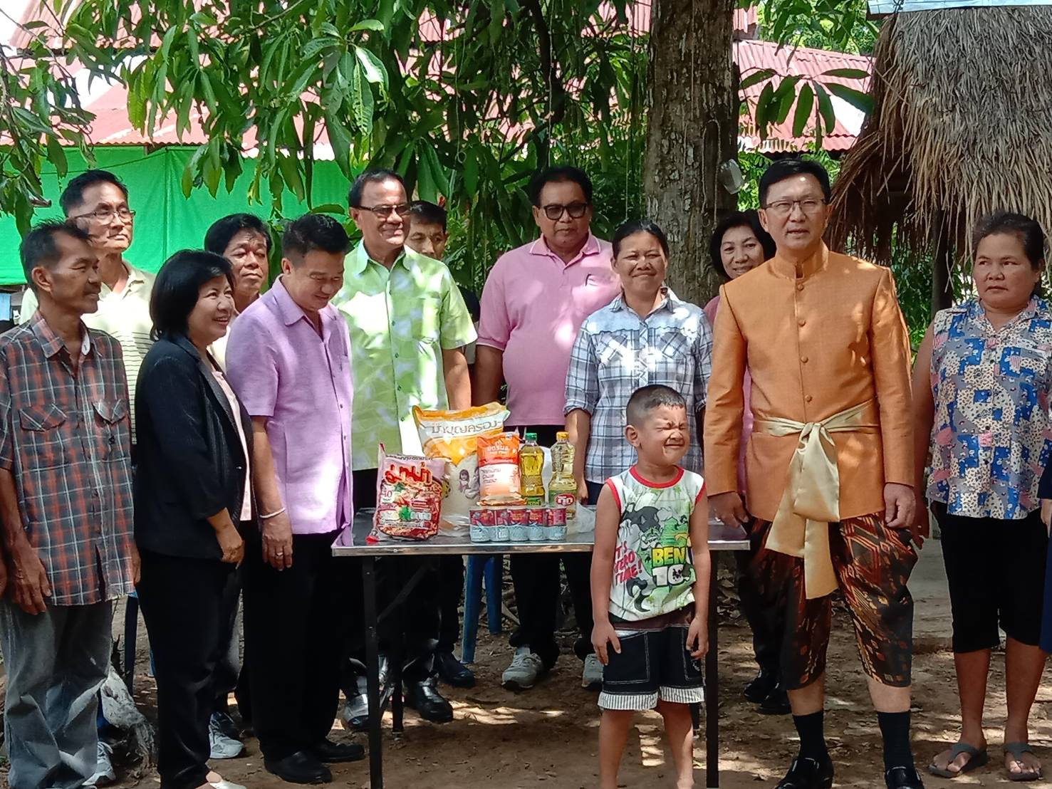 จังหวัดปราจีนบุรีมอบเงินทุนอุปการะเด็กของกองทุนพัฒนาเด็กในชนบทในพระราาชูปถัมภ์สมเด็จพระเทพรัตนราชสุดาฯสยามบรมราชกุมารี