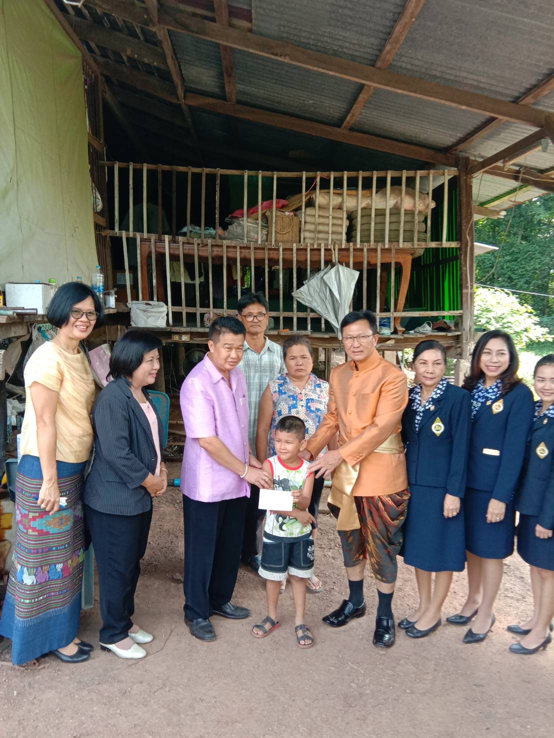 จังหวัดปราจีนบุรีมอบเงินทุนอุปการะเด็กของกองทุนพัฒนาเด็กในชนบทในพระราาชูปถัมภ์สมเด็จพระเทพรัตนราชสุดาฯสยามบรมราชกุมารี