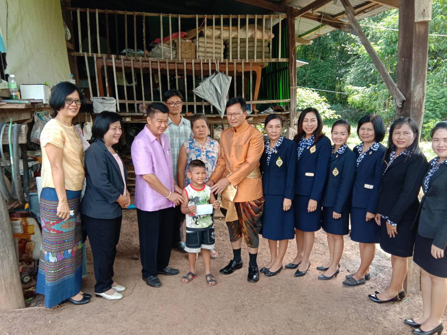 จังหวัดปราจีนบุรีมอบเงินทุนอุปการะเด็กของกองทุนพัฒนาเด็กในชนบทในพระราาชูปถัมภ์สมเด็จพระเทพรัตนราชสุดาฯสยามบรมราชกุมารี