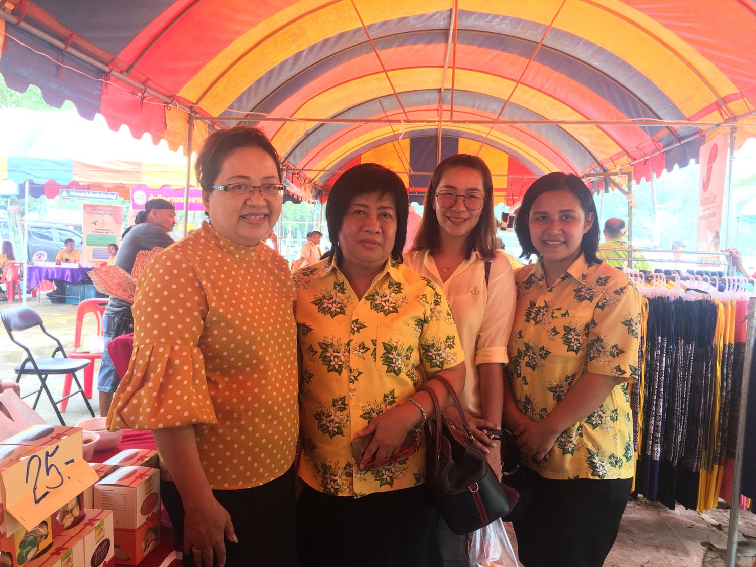 สำนักงานพัฒนาชุมชนจังหวัดปราจีนบุรี ร่วมโครงการหน่วยบำบัดทุกข์ บำรุงสุข สร้างรอยยิ้มให้ประชาชน(จังหวัดเคลื่อนที่)