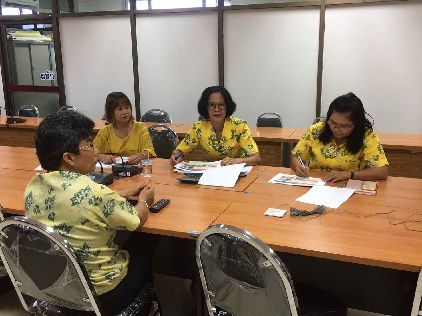 ประชุมสร้างความเข้าใจการดำเนินงานแก้ไขปัญหาความยากจนเชิงบูรณาการ ระหว่างกรมการพัฒนาชุมชน กระทรวงมหาดไทย และมูลนิธิปอเต็กตึ๊ง ผ่านระบบ Video Conference