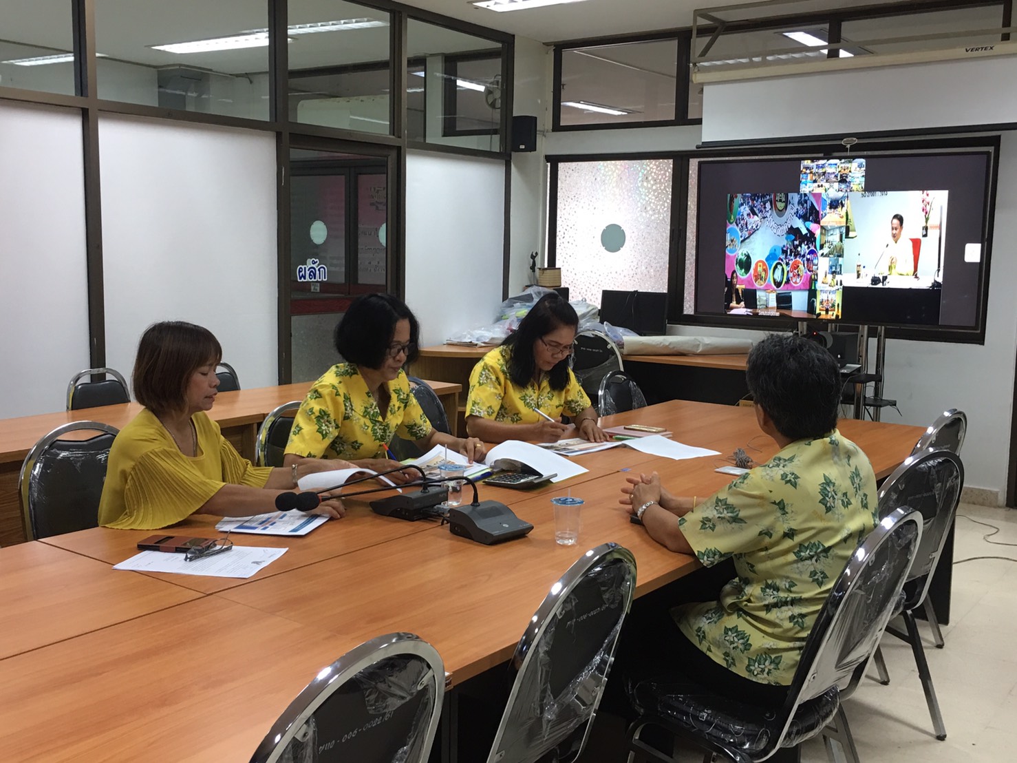 ประชุมสร้างความเข้าใจการดำเนินงานแก้ไขปัญหาความยากจนเชิงบูรณาการ ระหว่างกรมการพัฒนาชุมชน กระทรวงมหาดไทย และมูลนิธิปอเต็กตึ๊ง ผ่านระบบ Video Conference