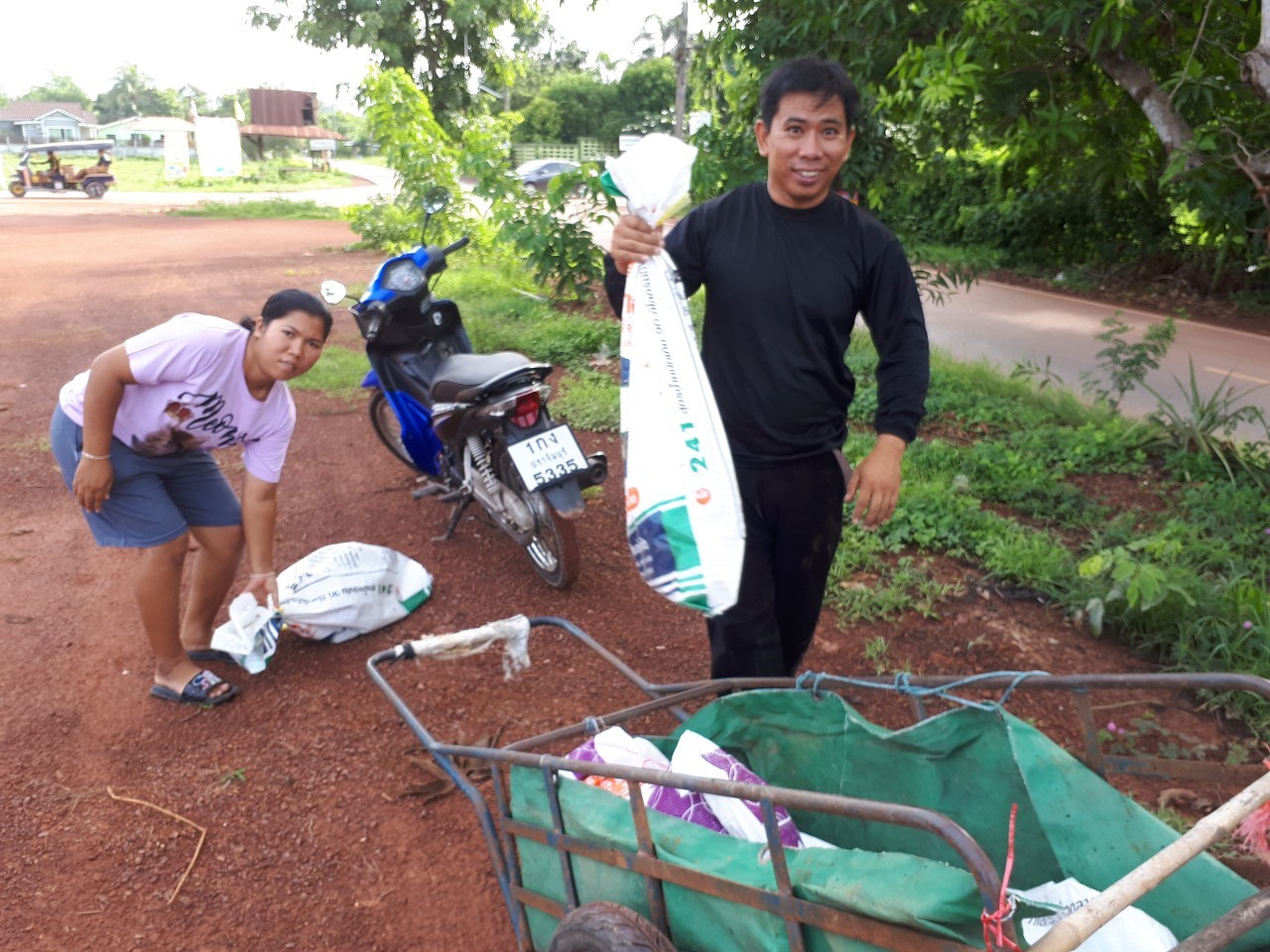โครงการยกระดับรายได้ครัวเรือนตกเกณฑ์ จปฐ. ปี 2560(482 ครัวเรือน): งบประมาณตามแผนพัฒนาจังหวัดปราจีนบุรี ประจำปีงบประมาณ พ.ศ. 2562