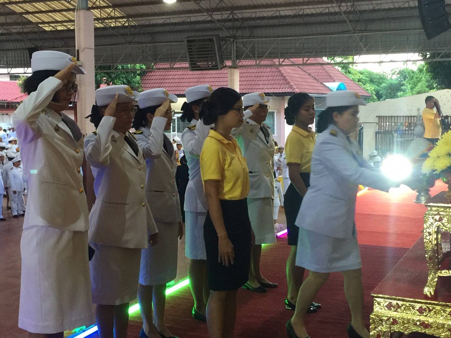 พิธีถวายเครื่องราชสักการะและจุดเทียนถวายพระพรชัยมงคล  เนื่องในโอกาสวันเฉลิมพระชนมพรรษาพระบาทสมเด็จพระเจ้าอยู่หัว