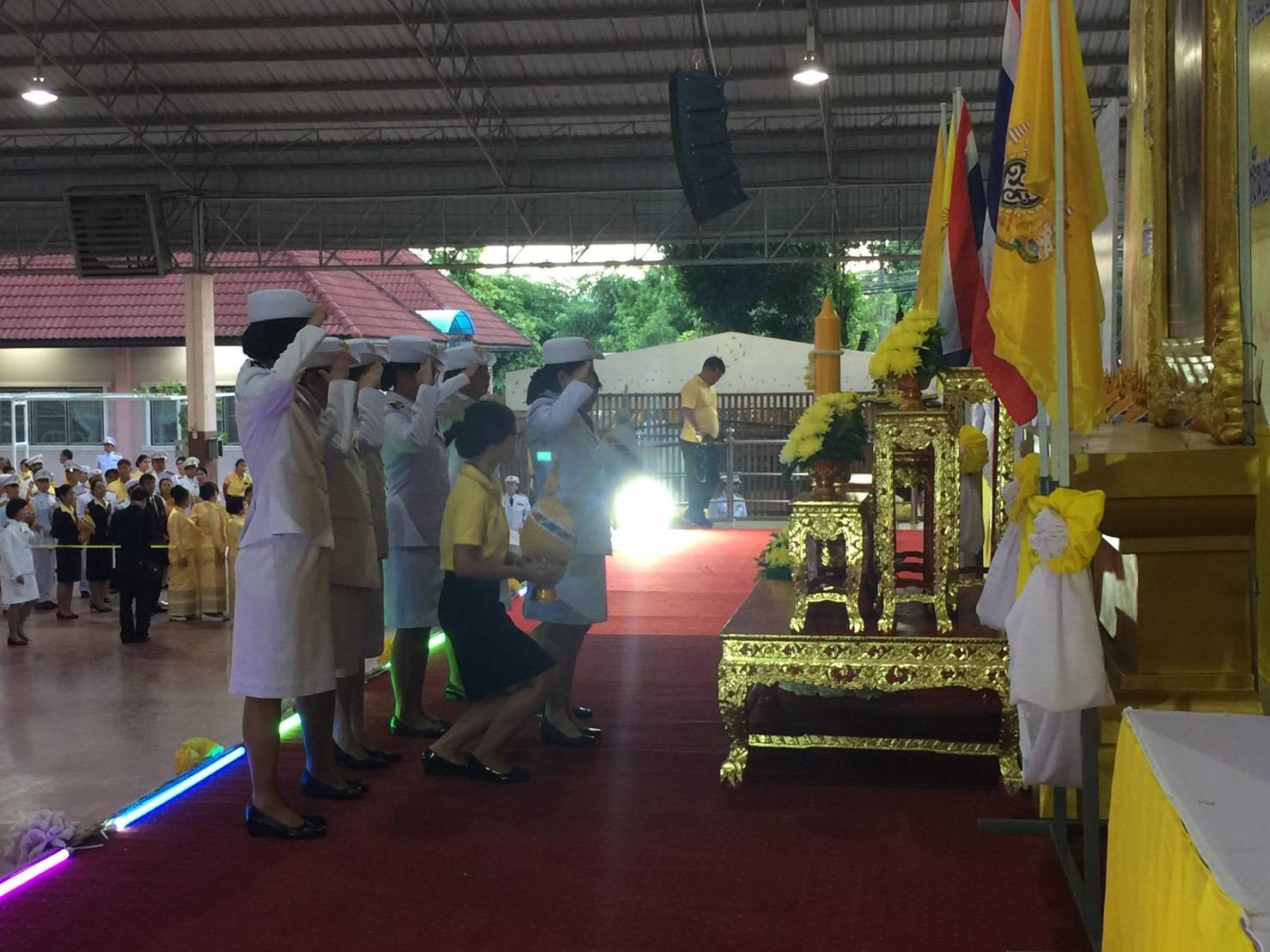 พิธีถวายเครื่องราชสักการะและจุดเทียนถวายพระพรชัยมงคล  เนื่องในโอกาสวันเฉลิมพระชนมพรรษาพระบาทสมเด็จพระเจ้าอยู่หัว