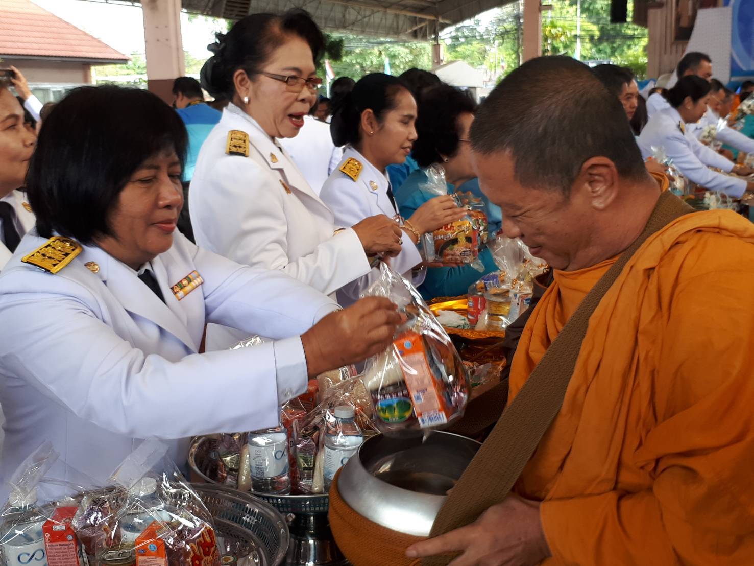 พิธีทำบุญตักบาตรถวายเป็นพระราชกุศล และพิธีลงนามถวายพระพรชัยมงคลดนื่องในโอกาสวันเฉลิมพระชนมพรรษาสมเด็จพระนางเจ้าสิริกิติ์ พระบรมราชินีนาถ พระบรมราชชนนีพันปีหลวง ประจำปีพุทธศักราช 2562