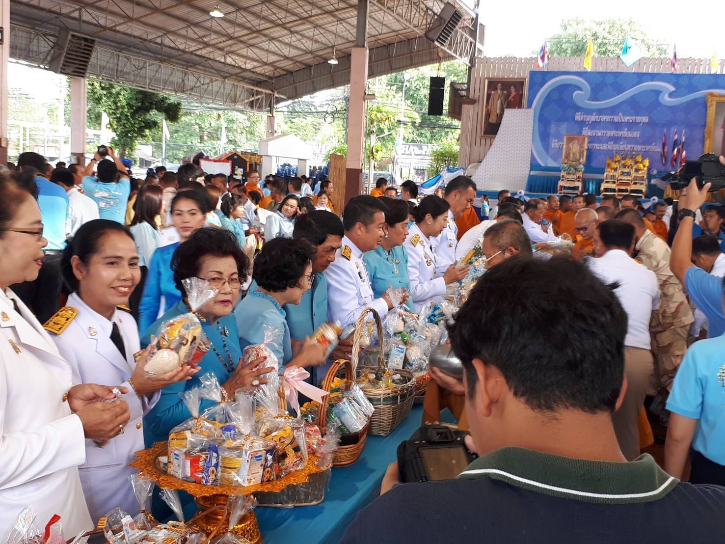 พิธีทำบุญตักบาตรถวายเป็นพระราชกุศล และพิธีลงนามถวายพระพรชัยมงคลดนื่องในโอกาสวันเฉลิมพระชนมพรรษาสมเด็จพระนางเจ้าสิริกิติ์ พระบรมราชินีนาถ พระบรมราชชนนีพันปีหลวง ประจำปีพุทธศักราช 2562