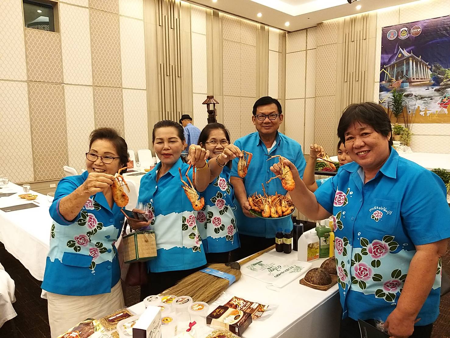 การแถลงข่าวการจัดงาน “มหกรรม OTOP และผลิตภัณฑ์พื้นถิ่น ภูมิปัญญาปราจีนบุรี สู่ภูมิภาคอาเซียน” ตามโครงการพัฒนาและขยายช่องทางการตลาดผู้ผลิต ผู้ประกอบการ OTOP จังหวัดปราจีนบุรี กิจกรรมที่ 2 การแสดง จำหน่าย และประกวดผลิตภัณฑ์ OTOP ณ โรงแรมแคนทารี 304 อำเภอศรีมหาโพธิ จังหวัดปราจีนบุรี