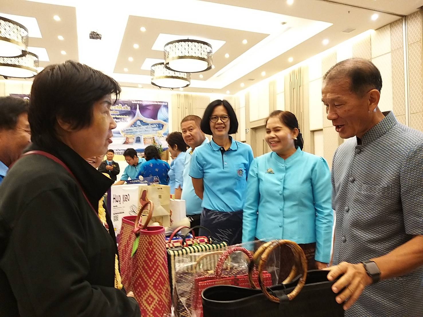 การแถลงข่าวการจัดงาน “มหกรรม OTOP และผลิตภัณฑ์พื้นถิ่น ภูมิปัญญาปราจีนบุรี สู่ภูมิภาคอาเซียน” ตามโครงการพัฒนาและขยายช่องทางการตลาดผู้ผลิต ผู้ประกอบการ OTOP จังหวัดปราจีนบุรี กิจกรรมที่ 2 การแสดง จำหน่าย และประกวดผลิตภัณฑ์ OTOP ณ โรงแรมแคนทารี 304 อำเภอศรีมหาโพธิ จังหวัดปราจีนบุรี