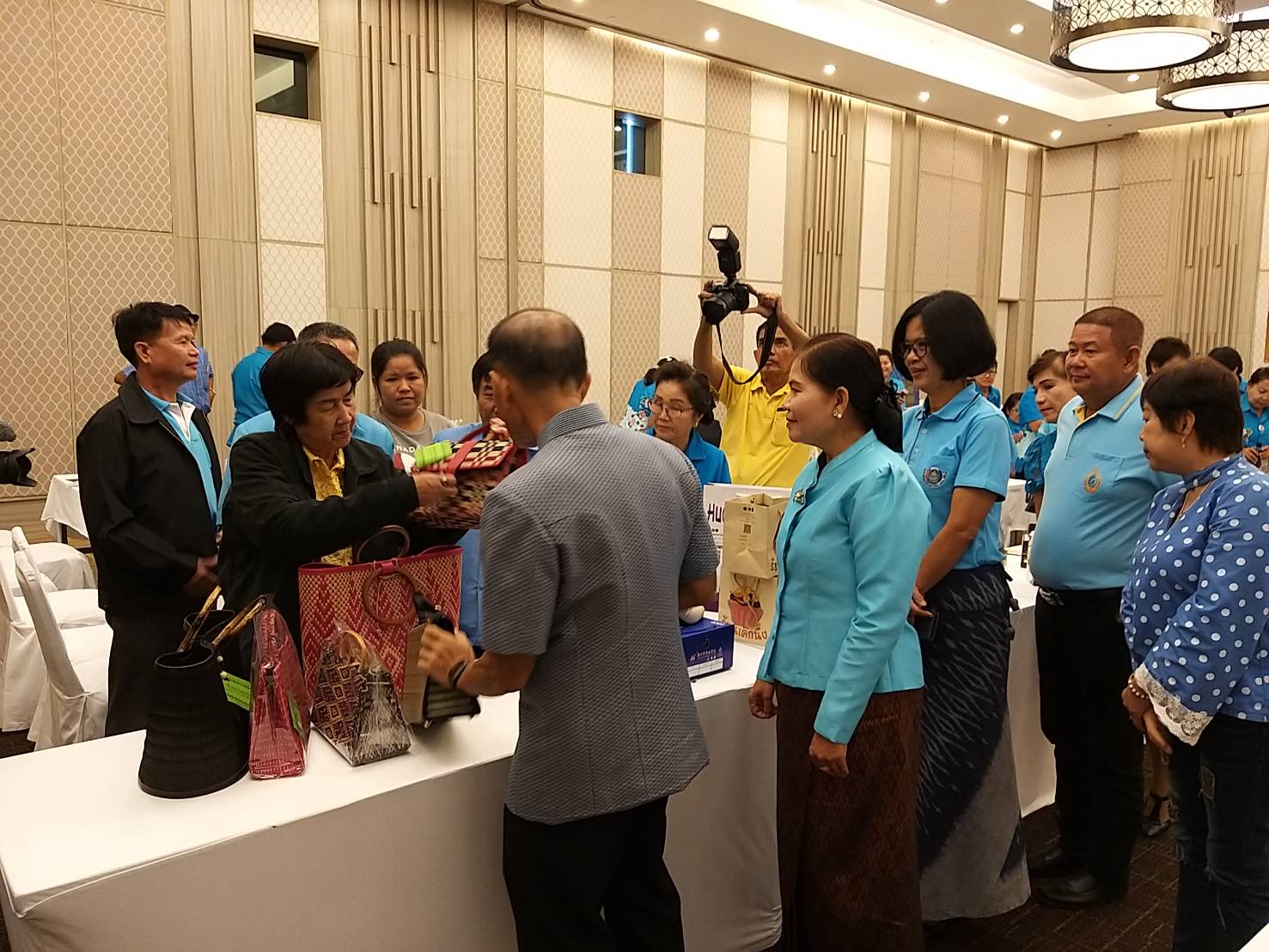 การแถลงข่าวการจัดงาน “มหกรรม OTOP และผลิตภัณฑ์พื้นถิ่น ภูมิปัญญาปราจีนบุรี สู่ภูมิภาคอาเซียน” ตามโครงการพัฒนาและขยายช่องทางการตลาดผู้ผลิต ผู้ประกอบการ OTOP จังหวัดปราจีนบุรี กิจกรรมที่ 2 การแสดง จำหน่าย และประกวดผลิตภัณฑ์ OTOP ณ โรงแรมแคนทารี 304 อำเภอศรีมหาโพธิ จังหวัดปราจีนบุรี