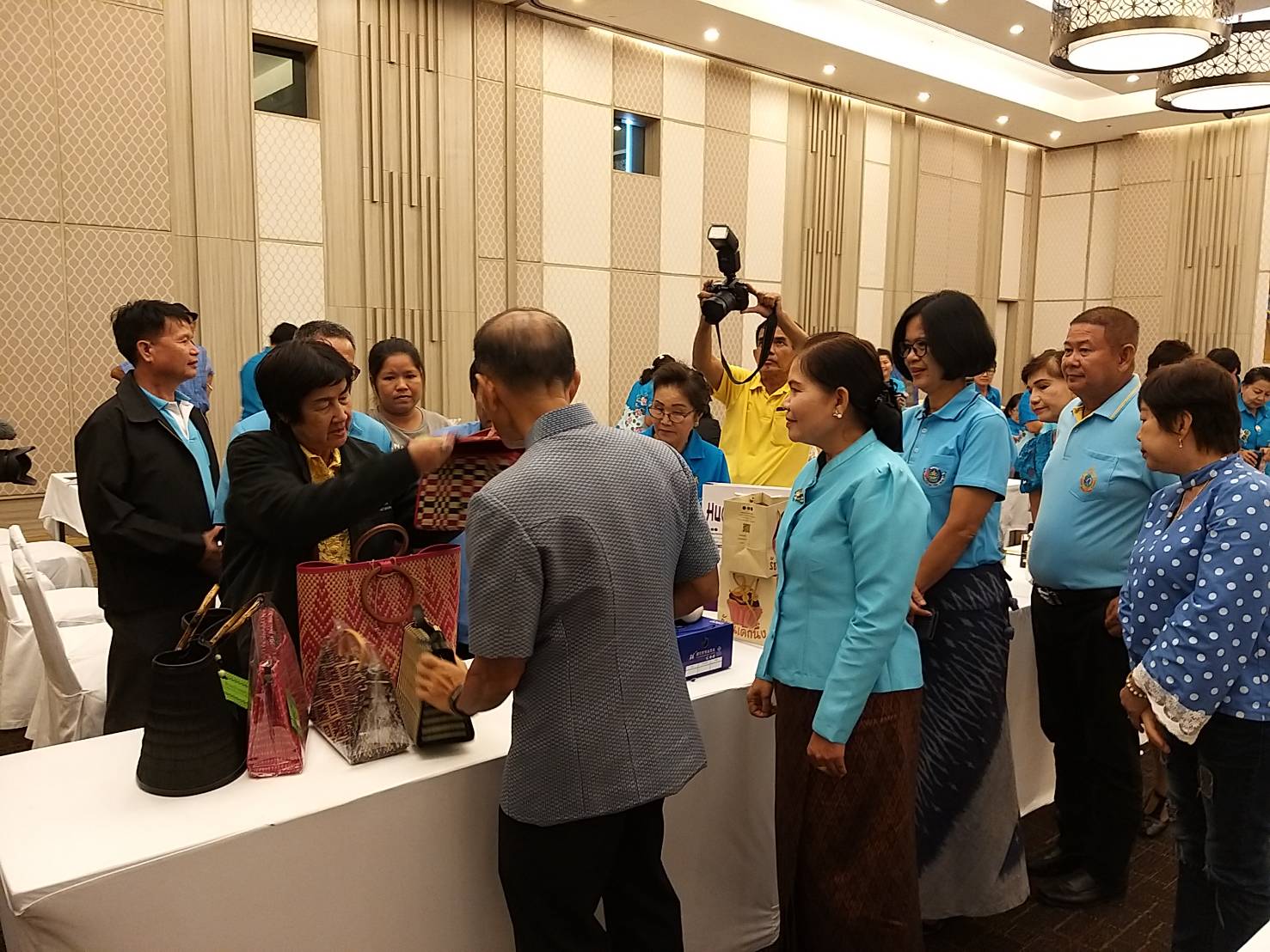 การแถลงข่าวการจัดงาน “มหกรรม OTOP และผลิตภัณฑ์พื้นถิ่น ภูมิปัญญาปราจีนบุรี สู่ภูมิภาคอาเซียน” ตามโครงการพัฒนาและขยายช่องทางการตลาดผู้ผลิต ผู้ประกอบการ OTOP จังหวัดปราจีนบุรี กิจกรรมที่ 2 การแสดง จำหน่าย และประกวดผลิตภัณฑ์ OTOP ณ โรงแรมแคนทารี 304 อำเภอศรีมหาโพธิ จังหวัดปราจีนบุรี