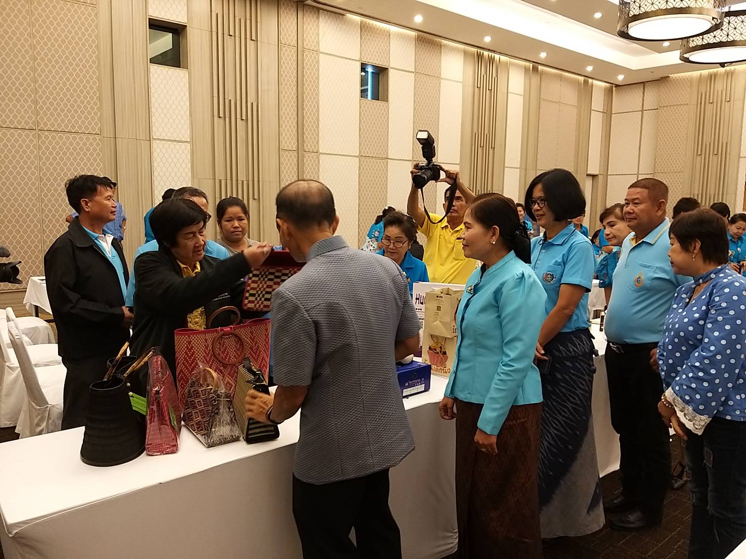 การแถลงข่าวการจัดงาน “มหกรรม OTOP และผลิตภัณฑ์พื้นถิ่น ภูมิปัญญาปราจีนบุรี สู่ภูมิภาคอาเซียน” ตามโครงการพัฒนาและขยายช่องทางการตลาดผู้ผลิต ผู้ประกอบการ OTOP จังหวัดปราจีนบุรี กิจกรรมที่ 2 การแสดง จำหน่าย และประกวดผลิตภัณฑ์ OTOP ณ โรงแรมแคนทารี 304 อำเภอศรีมหาโพธิ จังหวัดปราจีนบุรี