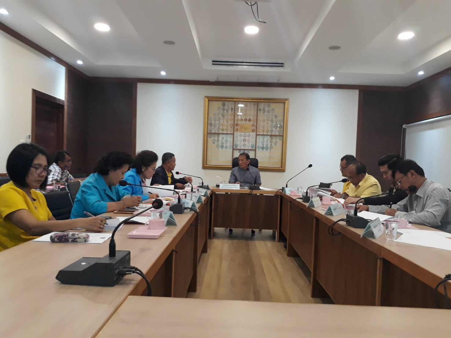 การประชุมคณะอนุกรรมการบริหารกองทุนพัฒนาบทบาทสตรีระดับจังหวัด จังหวัดปราจีนบุรี ครั้งที่ 8/2562