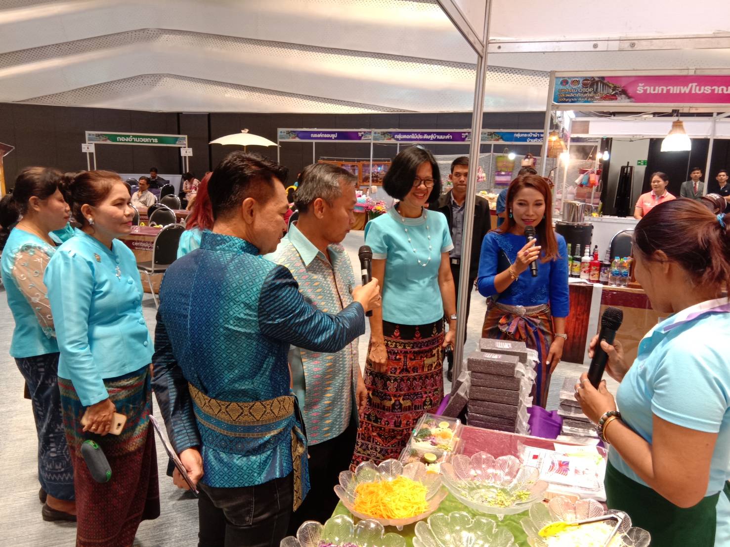 พิธีเปิดงาน “มหกรรม OTOP และผลิตภัณฑ์พื้นถิ่น ภูมิปัญญาปราจีนบุรี สู่ภูมิภาคอาเซียน” ภายใต้โครงการพัฒนาและขยายช่องทางการตลาดผู้ผลิต ผู้ประกอบการ OTOP จังหวัดปราจีนบุรี กิจกรรมที่ 2 การแสดง จำหน่าย และประกวดผลิตภัณฑ์ OTOP