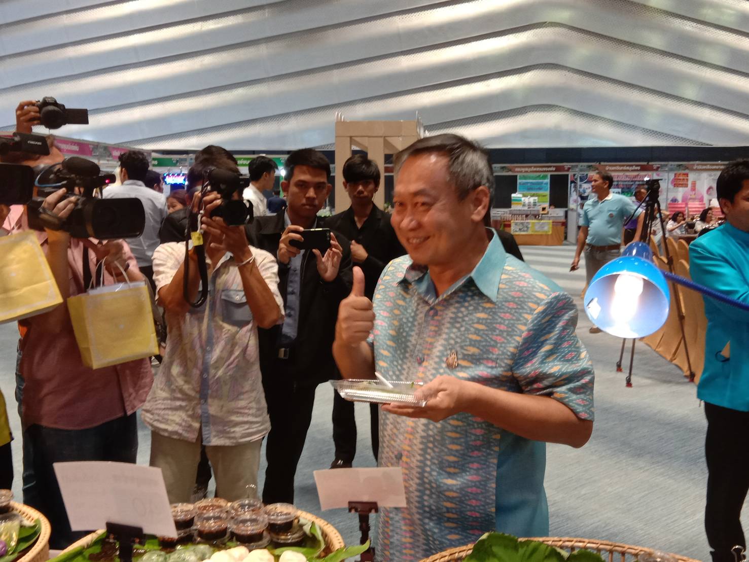 พิธีเปิดงาน “มหกรรม OTOP และผลิตภัณฑ์พื้นถิ่น ภูมิปัญญาปราจีนบุรี สู่ภูมิภาคอาเซียน” ภายใต้โครงการพัฒนาและขยายช่องทางการตลาดผู้ผลิต ผู้ประกอบการ OTOP จังหวัดปราจีนบุรี กิจกรรมที่ 2 การแสดง จำหน่าย และประกวดผลิตภัณฑ์ OTOP