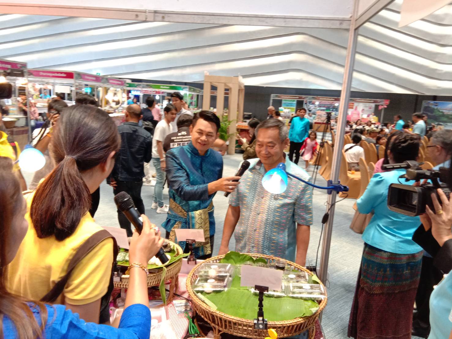 พิธีเปิดงาน “มหกรรม OTOP และผลิตภัณฑ์พื้นถิ่น ภูมิปัญญาปราจีนบุรี สู่ภูมิภาคอาเซียน” ภายใต้โครงการพัฒนาและขยายช่องทางการตลาดผู้ผลิต ผู้ประกอบการ OTOP จังหวัดปราจีนบุรี กิจกรรมที่ 2 การแสดง จำหน่าย และประกวดผลิตภัณฑ์ OTOP