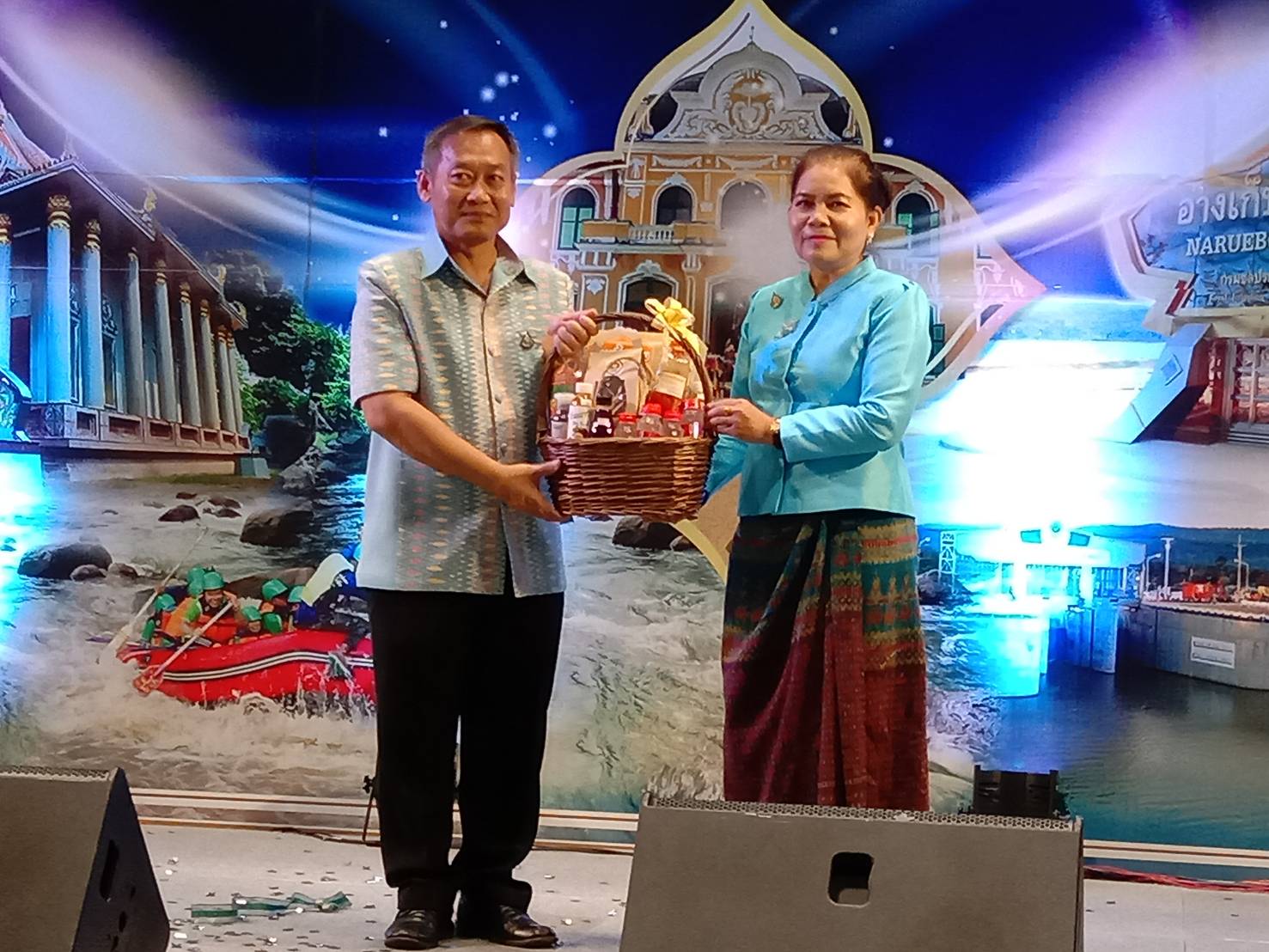 พิธีเปิดงาน “มหกรรม OTOP และผลิตภัณฑ์พื้นถิ่น ภูมิปัญญาปราจีนบุรี สู่ภูมิภาคอาเซียน” ภายใต้โครงการพัฒนาและขยายช่องทางการตลาดผู้ผลิต ผู้ประกอบการ OTOP จังหวัดปราจีนบุรี กิจกรรมที่ 2 การแสดง จำหน่าย และประกวดผลิตภัณฑ์ OTOP