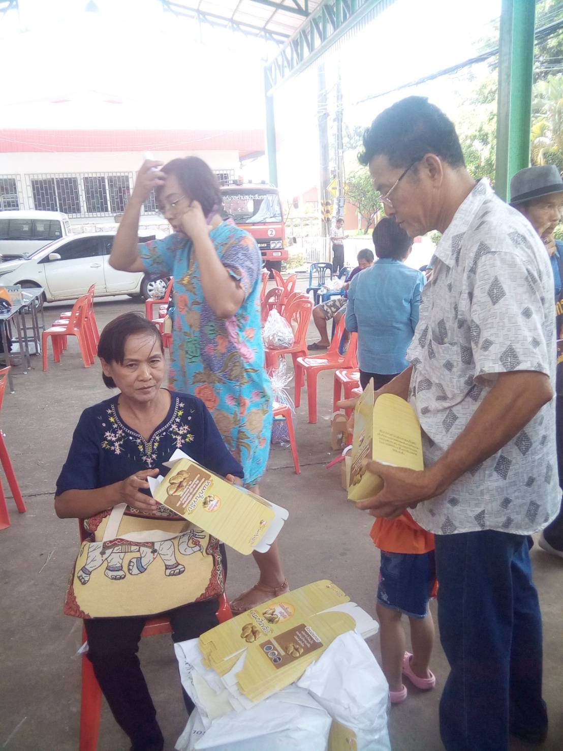 โครงการพัฒนาและขยายช่องทางการตลาดผู้ผลิต ผู้ประกอบการ OTOP จังหวัดปราจีนบุรี กิจกรรมที่ 1 การพัฒนาผลิตภัณฑ์เพื่อสร้างนวัตกรรม