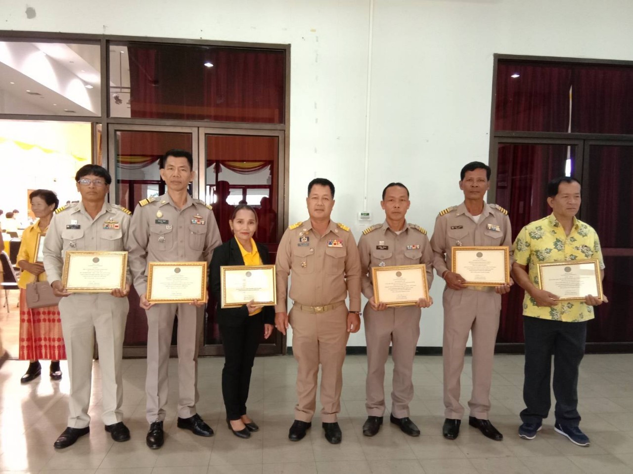 พิธีมอบเกียรติบัตรแก่ผู้ได้รับการรางวัลตามโครงการคัดสรรหมู่บ้านเศรษฐกิจพอเพียง “อยู่เย็น เป็นสุข” และกิจกรรมพัฒนาชุมชนดีเด่น ประจำปี 2562