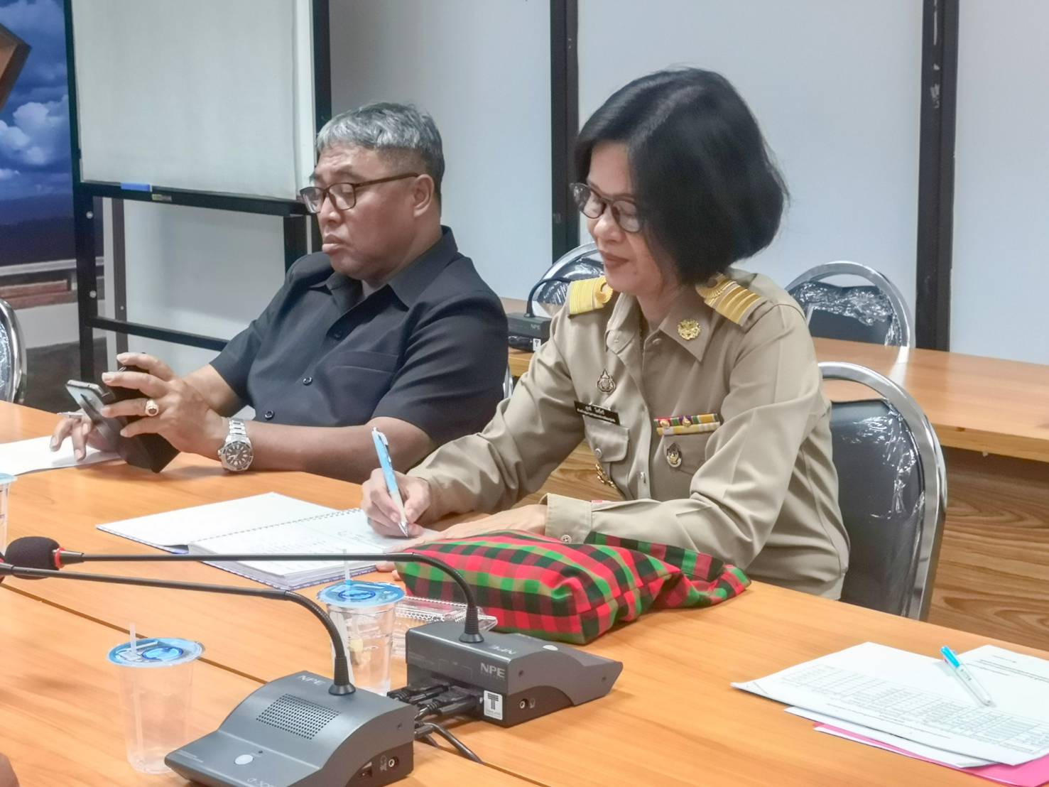 การสนับสนุนข้อมูลครัวเรือนยากจนให้แก่ทีมงานมูลนิธิปอเต็กตึ้งในการลงพื้นที่สำรวจข้อมูลครัวเรือนยากจน ที่ขอรับการสนับสนุนการประกอบอาชีพ ตามบันทึกข้อตกลงความร่วมมือในการแก้ไขปัญหาความยากจนเชิงบูรณาการ ระหว่างกรมการพัฒนาชุมชนกับมูลนิธิปอเต็กตึ้ง