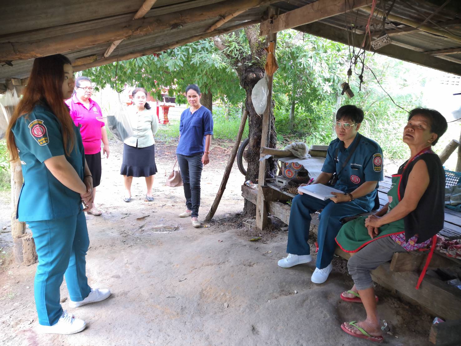 การสนับสนุนข้อมูลครัวเรือนยากจนให้แก่ทีมงานมูลนิธิปอเต็กตึ้งในการลงพื้นที่สำรวจข้อมูลครัวเรือนยากจน ที่ขอรับการสนับสนุนการประกอบอาชีพ ตามบันทึกข้อตกลงความร่วมมือในการแก้ไขปัญหาความยากจนเชิงบูรณาการ ระหว่างกรมการพัฒนาชุมชนกับมูลนิธิปอเต็กตึ้ง