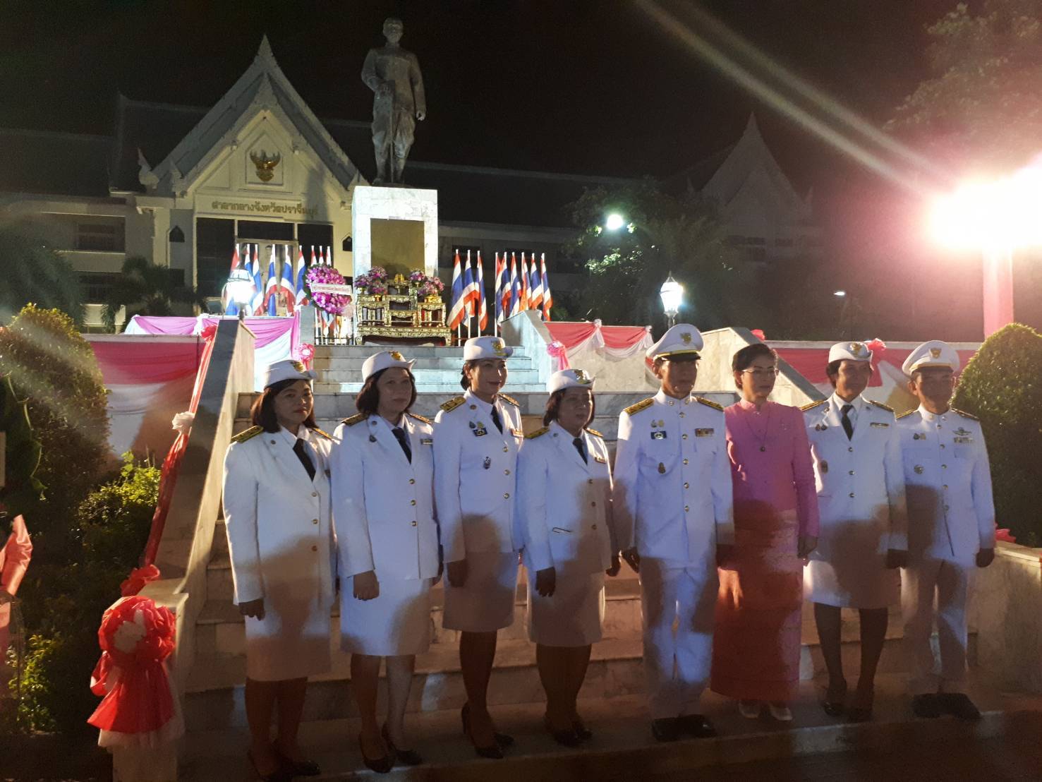 พิธีจุดเทียนเพื่อน้อมรำลึกในพระมหากรุณาธิคุณพระบาทสมเด็จพระจุลจอมเกล้าเจ้าอยู่หัว