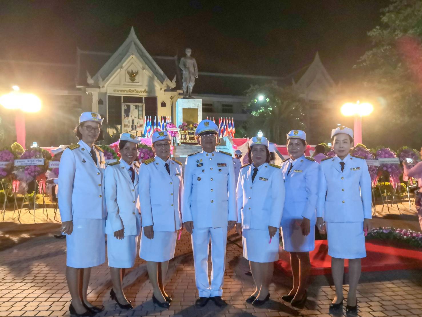 พิธีจุดเทียนเพื่อน้อมรำลึกในพระมหากรุณาธิคุณพระบาทสมเด็จพระจุลจอมเกล้าเจ้าอยู่หัว