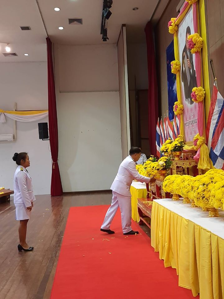 พิธีวางพานพุ่มดอกไม้สด เนื่องใน “วันพระบิดาแห่งฝนหลวง” ประจำปี 2562