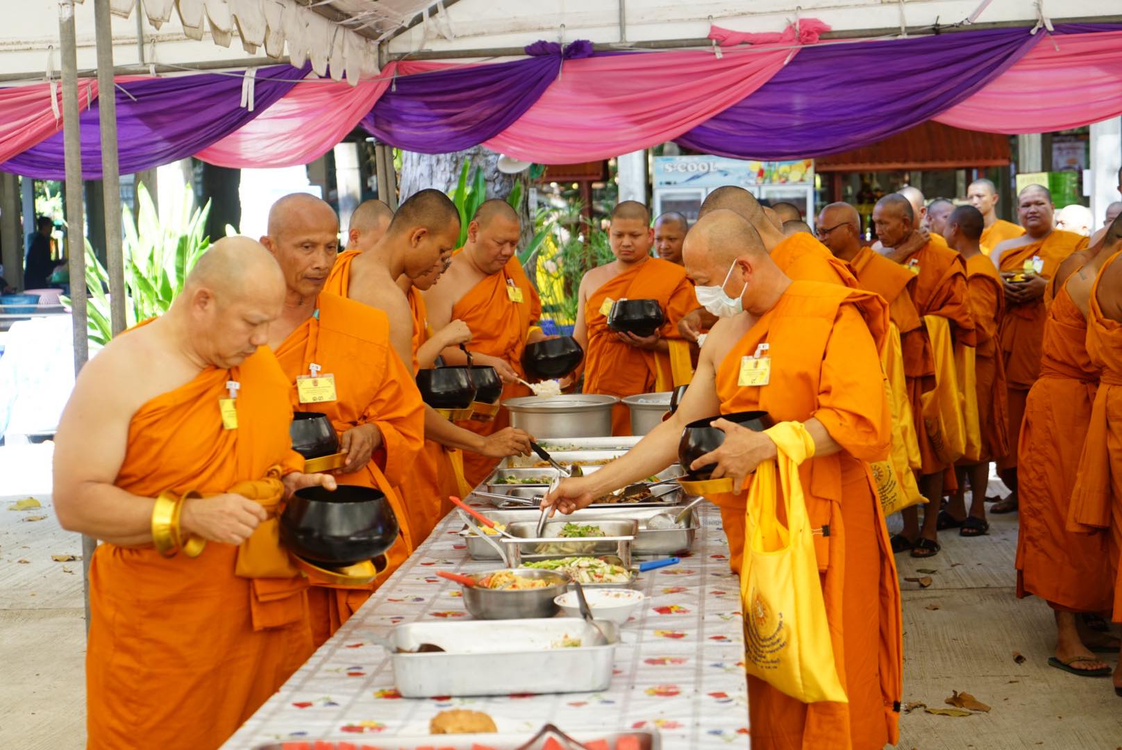 โครงการบรรพชาอุปสมบทถวายพระราชกุศล แด่พระบาทสมเด็จพระบรมชนกาธิเบศร มหาภูมิพลอดุลยเดชมหาราช บรมนาถบพิตร (รัชกาลที่ 9)