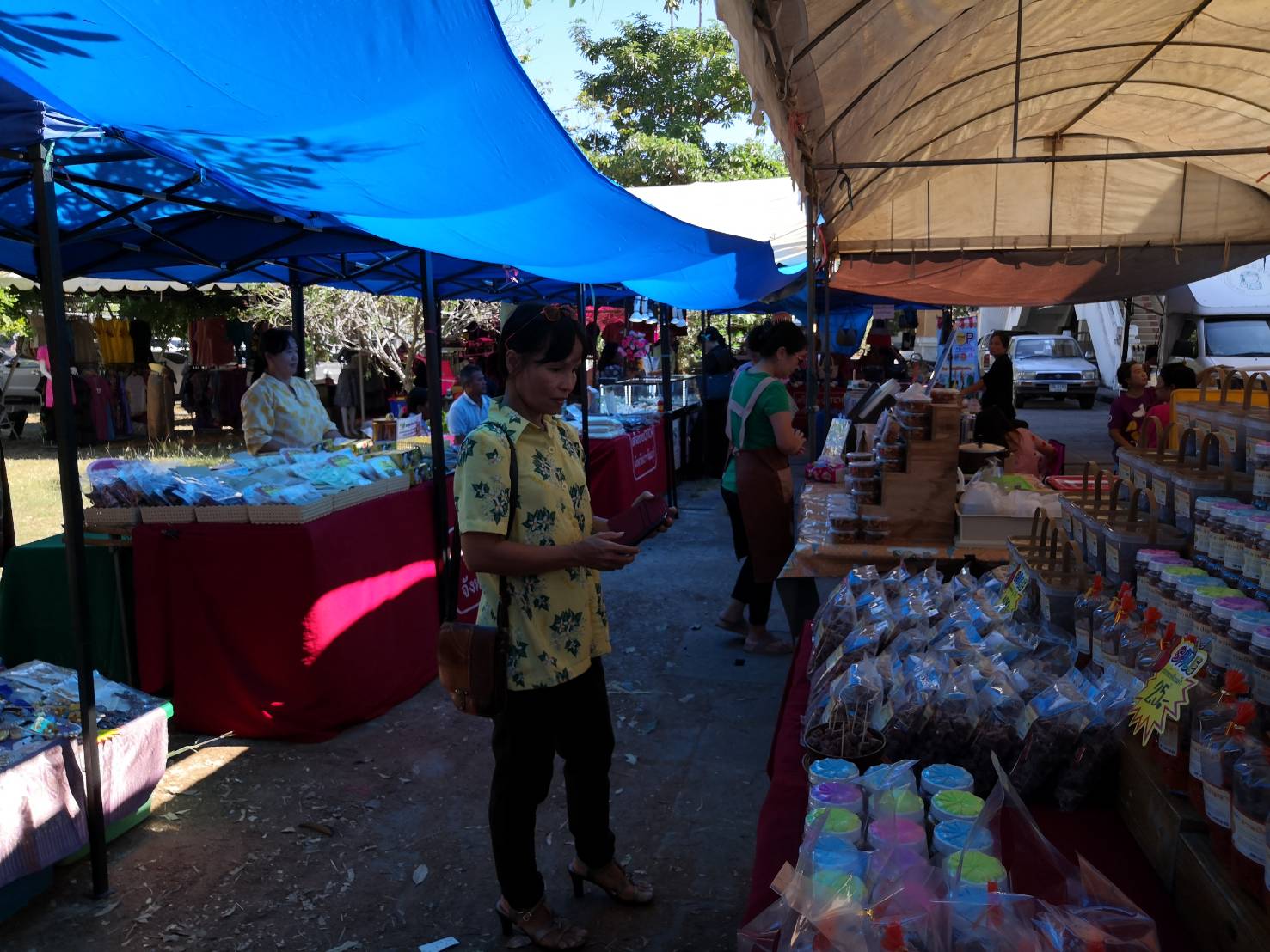 โครงการตลาดประชารัฐ คนไทยยิ้มได้
