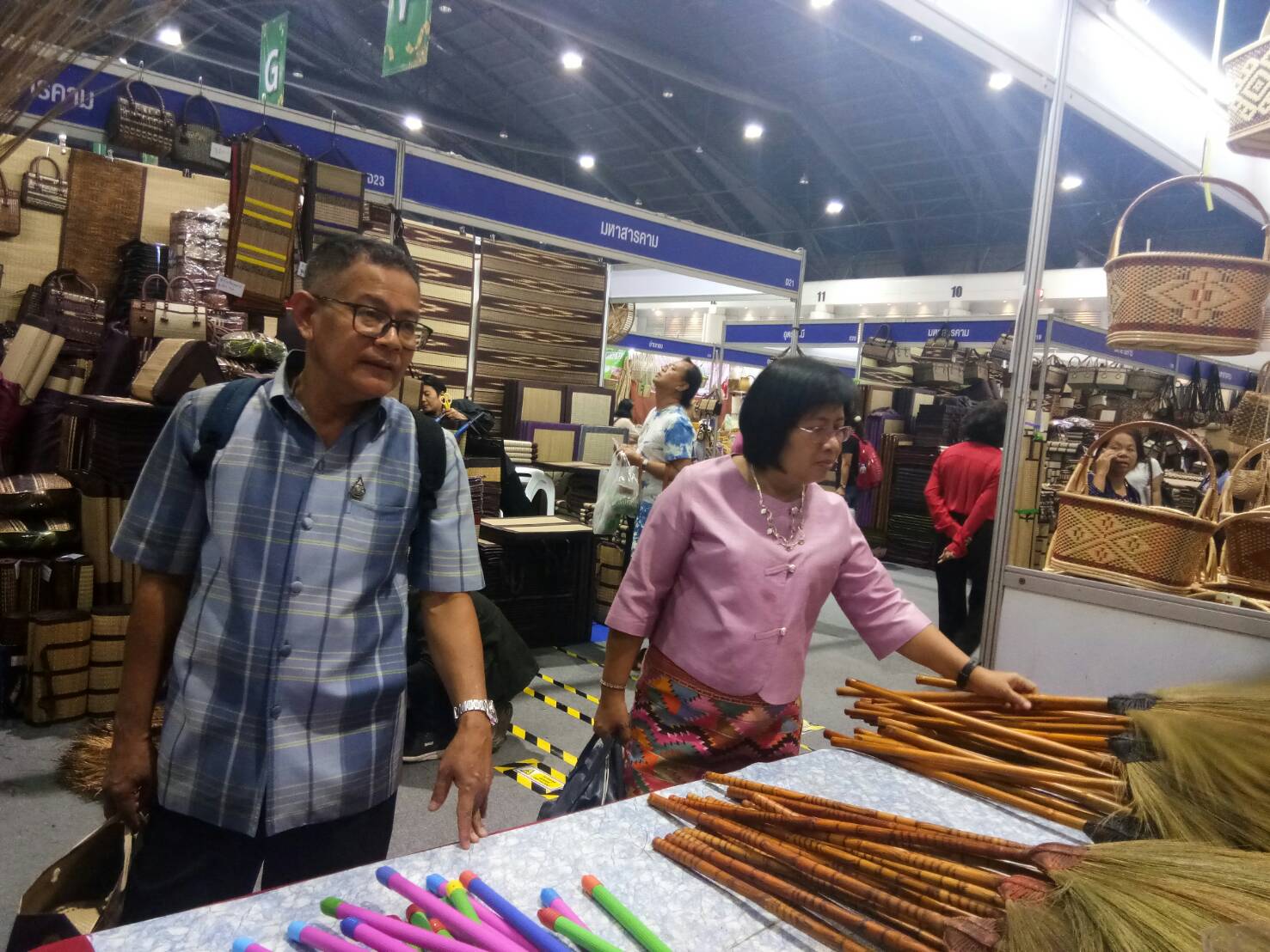พัฒนาการจังหวัดปราจีนบุรี เยี่ยมชม สร้างขวัญกำลังใจแก่ผู้ผลิต ปู้ประกอบการ OTOP ในงาน OTOP CITY 2019
