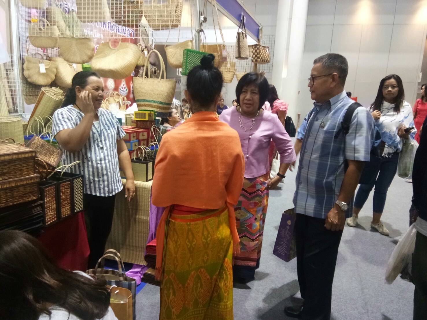 พัฒนาการจังหวัดปราจีนบุรี เยี่ยมชม สร้างขวัญกำลังใจแก่ผู้ผลิต ปู้ประกอบการ OTOP ในงาน OTOP CITY 2019