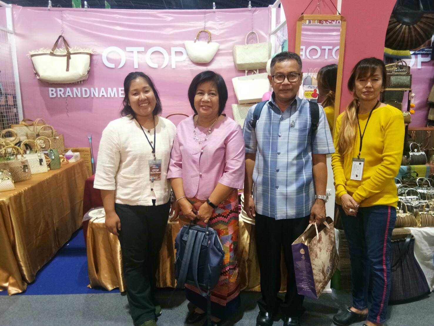 พัฒนาการจังหวัดปราจีนบุรี เยี่ยมชม สร้างขวัญกำลังใจแก่ผู้ผลิต ปู้ประกอบการ OTOP ในงาน OTOP CITY 2019