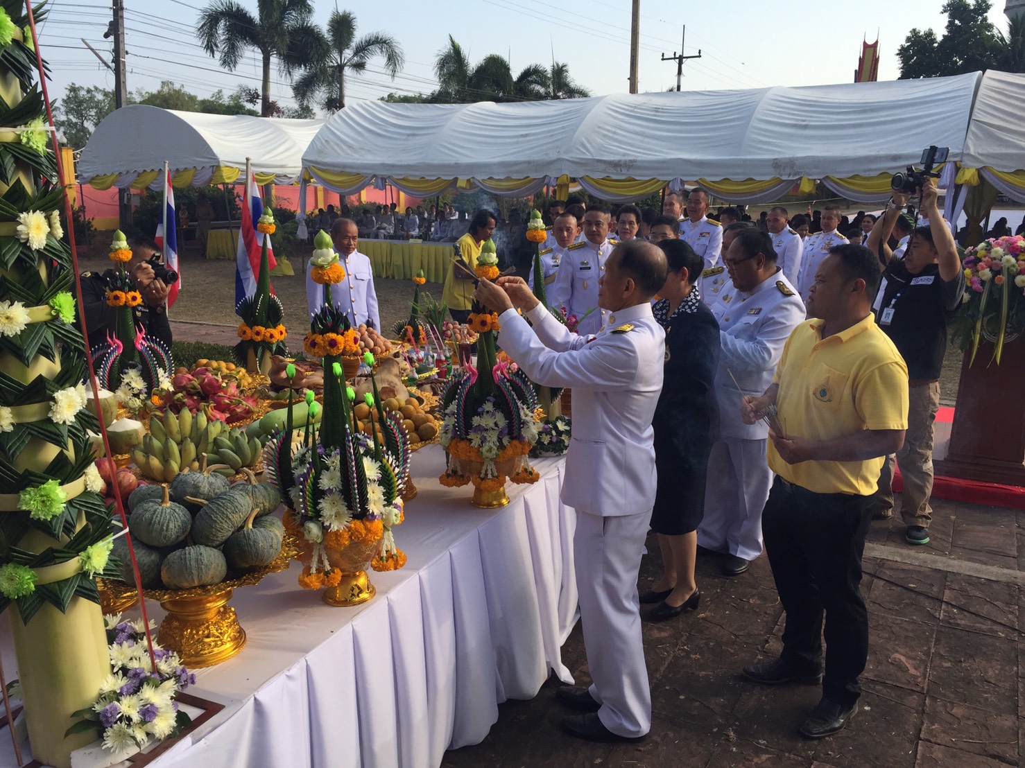 พิธีถวายราชสักการะพระบรมราชานุสาวรีย์สมเด็จพระเจ้าตากสินมหาราช