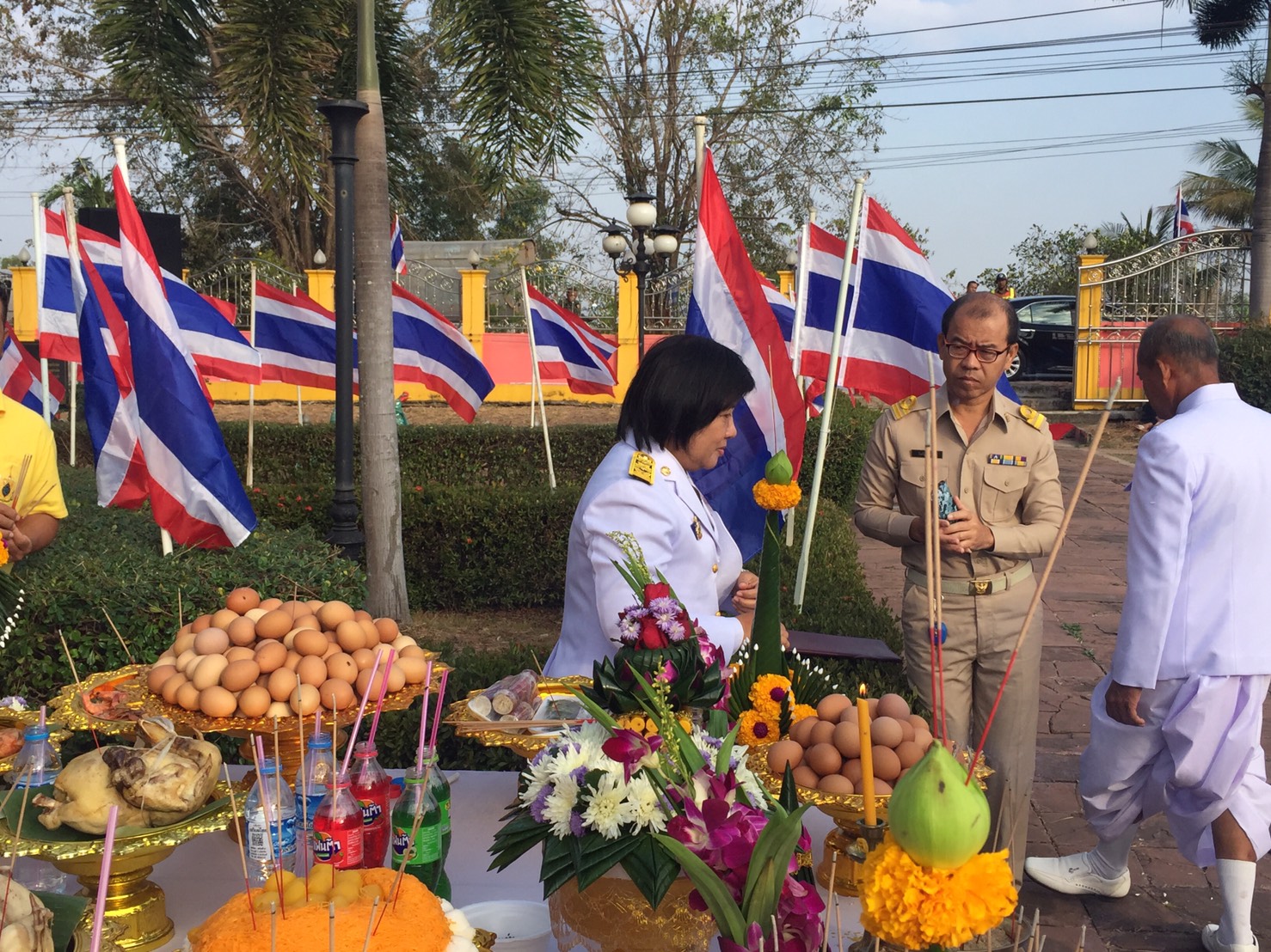 พิธีถวายราชสักการะพระบรมราชานุสาวรีย์สมเด็จพระเจ้าตากสินมหาราช