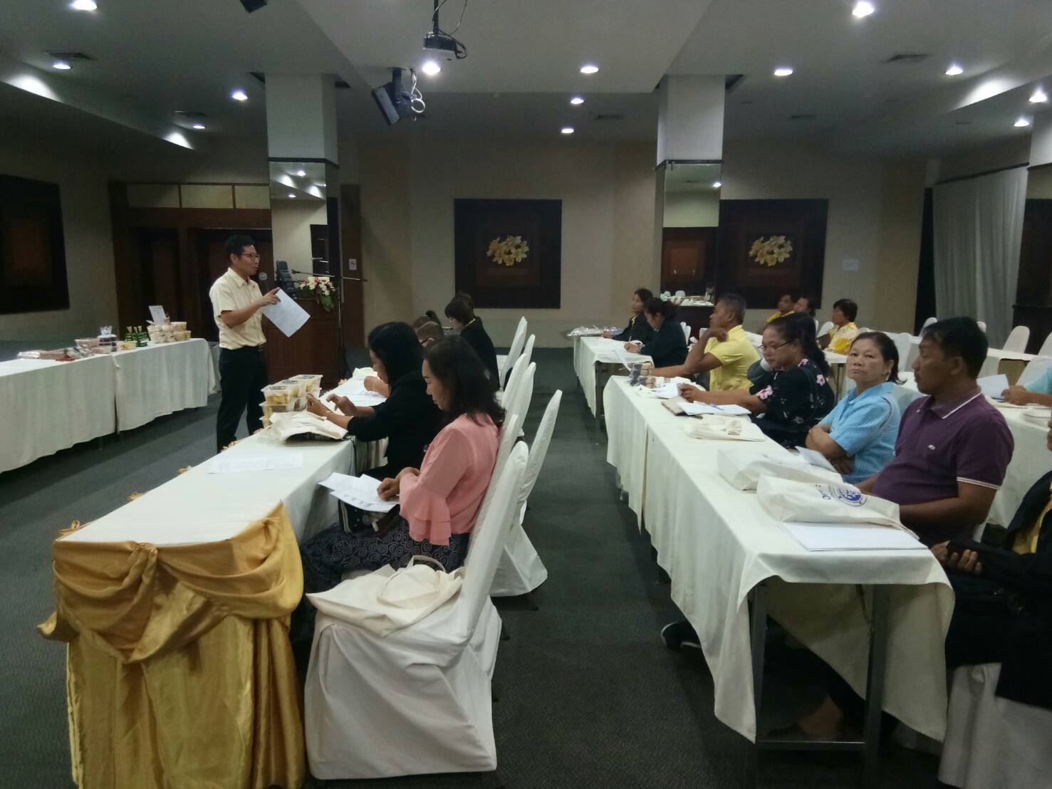 โครงการพัฒนาศักยภาพเครือข่ายองค์ความรู้ Knowledge – Based OTOP  (KBO) จังหวัดปราจีนบุรี กิจกรรมที่ 1 การพัฒนาศักยภาพเครือข่ายองค์ความรู้ KBO จังหวัด : การประชุมเชิงปฏิบัติการสร้างองค์ความรู้ KBO การพัฒนาผลิตภัณฑ์ OTOP แก่กลุ่มผู้ผลิตชุมชน และผู้เกี่ยวข้อง