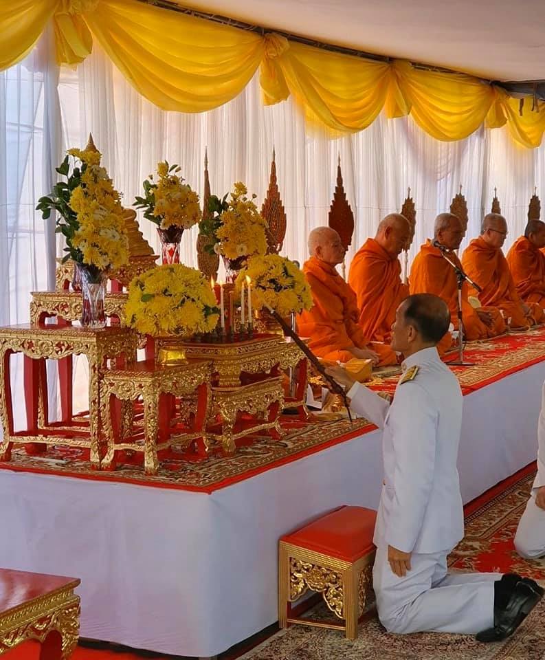 พิธีทำบุญตักบาตรพระสงฆ์สามเณร จำนวน ๘๙ รูป : กิจกรรมเนื่องในวันพ่อแห่งชาติ ๕ ธันวาคม ๒๕๖๒