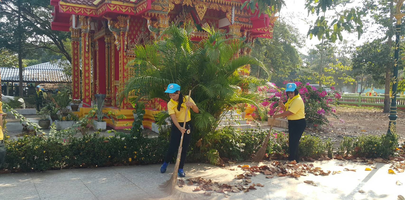 กิจกรรมจิตอาสาพัฒนา ในโอกาสวันคล้ายวันทรงปราบดาภิเษกสมเด็จพระเจ้าตากสินมหาราช : กิจกรรมจิตอาสาพัฒนาปรับปรุงภูมิทัศน์