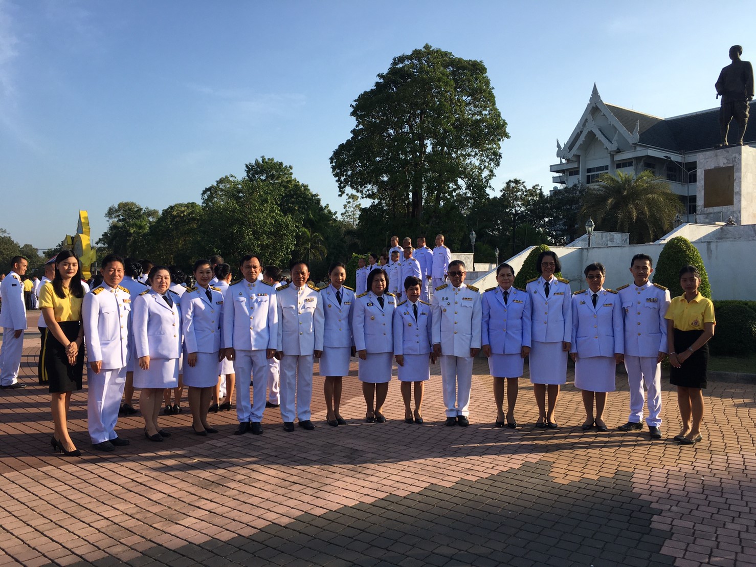 พิธีทำบุญตักบาตรพระสงฆ์สามเณร จำนวน ๘๙ รูป : กิจกรรมเนื่องในวันพ่อแห่งชาติ ๕ ธันวาคม ๒๕๖๒