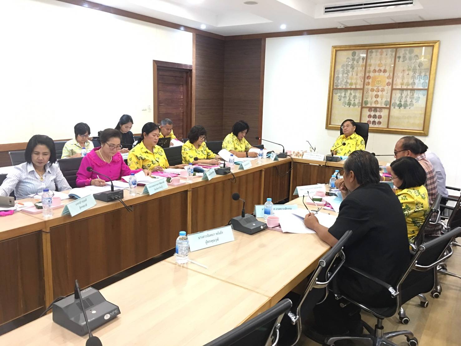 การประชุมคณะอนุกรรมการบริหารกองทุนพัฒนาบทบาทสตรีระดับจังหวัด จังหวัดปราจีนบุรี ครั้งที่ 2/2563 ณ ห้องประชุม 201 (พานหิน) ชั้น 2 ศาลากลางจังหวัดปราจีนบุรี