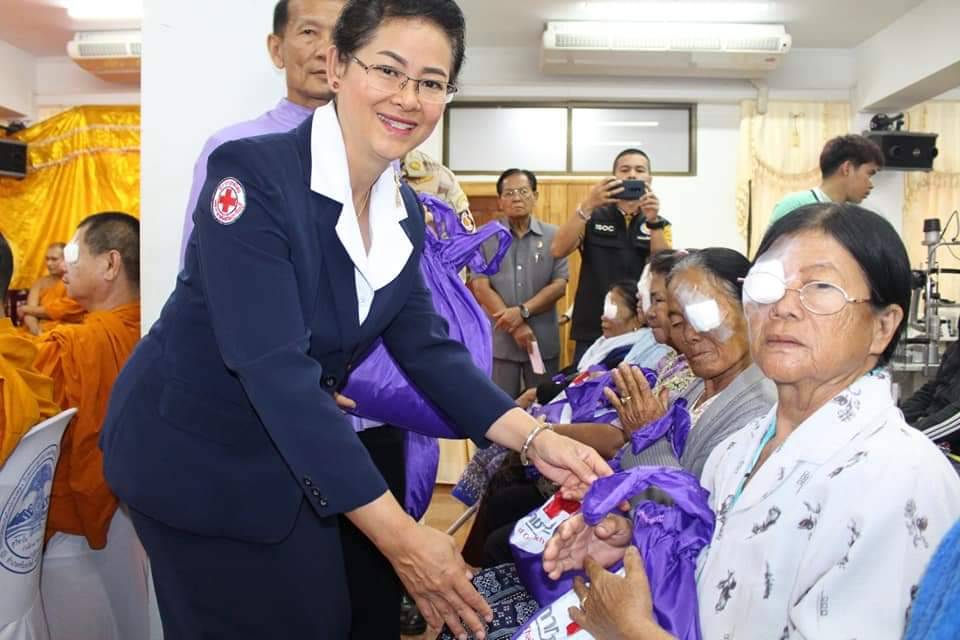 พิธีเปิดโครงการรถคลินิกจักษุเคลื่อนที่สภากาชาดไทยในสมเด็จพระเทพรัตนราชสุดาฯ สยามบรมราชกุมารี