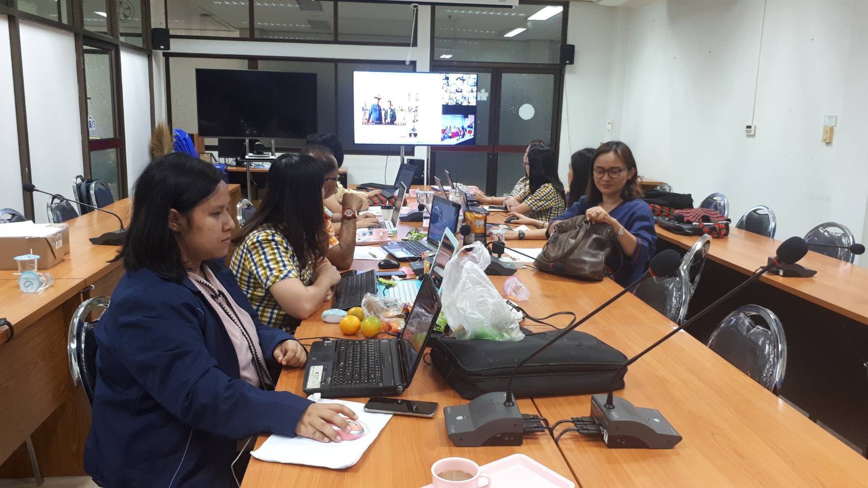 การฝึกอบรมการจัดทำคลิปวิดีโอเพื่อการประชาสัมพันธ์ภารกิจของกรมการพัฒนาชุมชนผ่านระบบ Video Conference