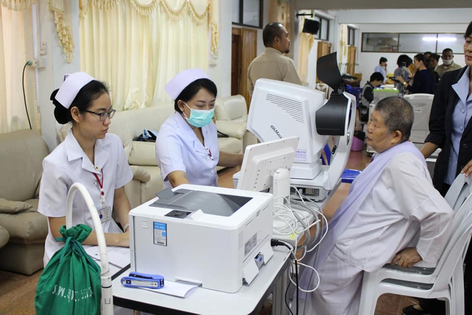 พิธีเปิดโครงการรถคลินิกจักษุเคลื่อนที่สภากาชาดไทยในสมเด็จพระเทพรัตนราชสุดาฯ สยามบรมราชกุมารี