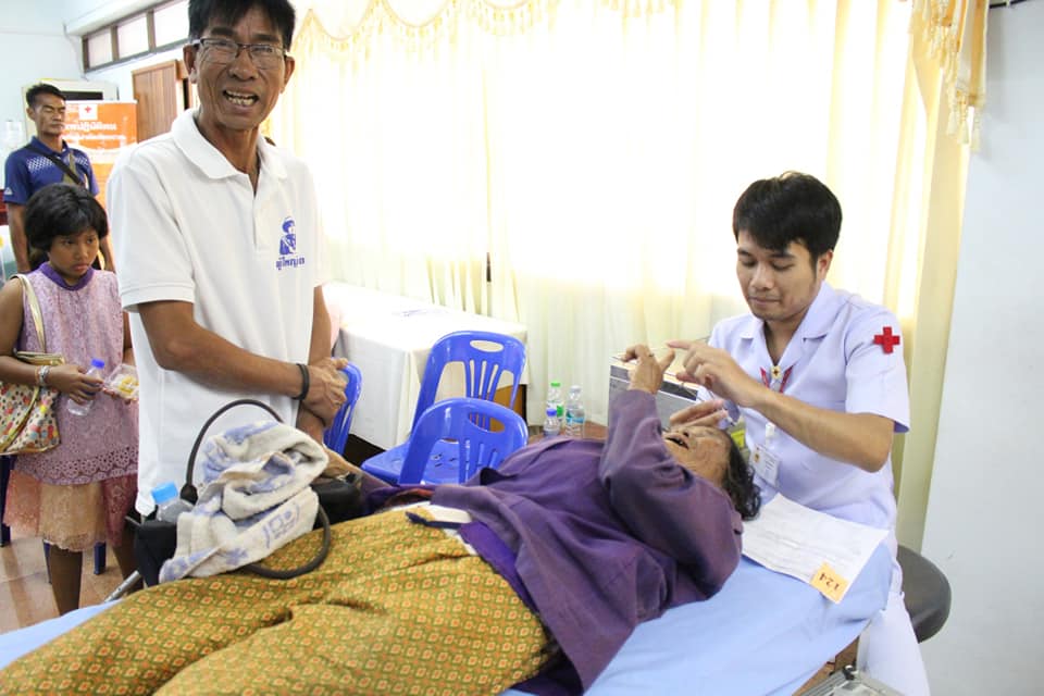 พิธีเปิดโครงการรถคลินิกจักษุเคลื่อนที่สภากาชาดไทยในสมเด็จพระเทพรัตนราชสุดาฯ สยามบรมราชกุมารี