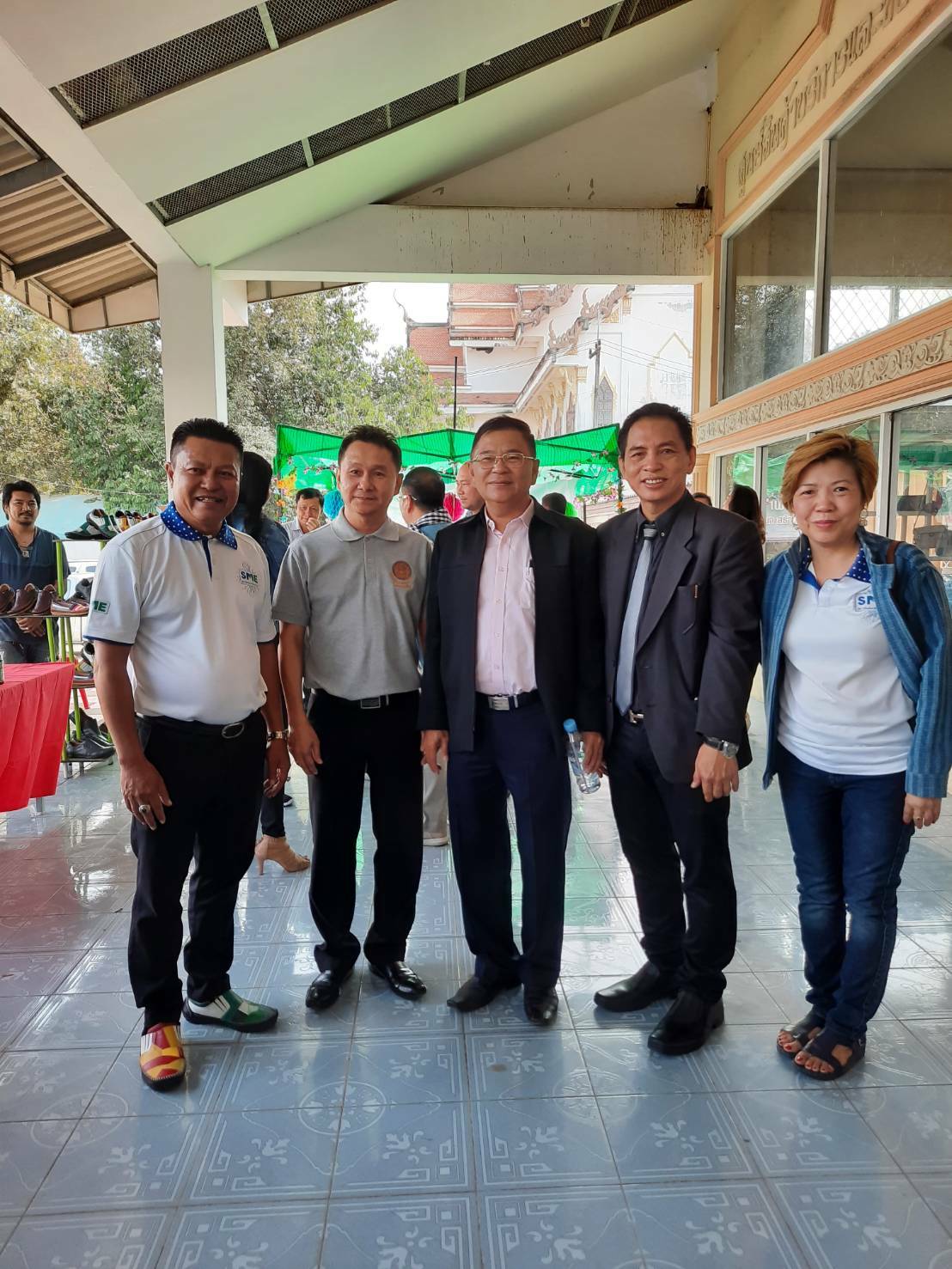 ต้อนรับคณะสมาพันธ์ SME ซึ่งเดินทางมาประชุมสัญจรสมาพันธ์ SME ไทยภาคตะวันออก ครั้งที่ 1/2563 ณ ศูนย์จำหน่ายสินค้าและผลิตภัณฑ์ชุมชนจังหวัดปราจีนบุรี