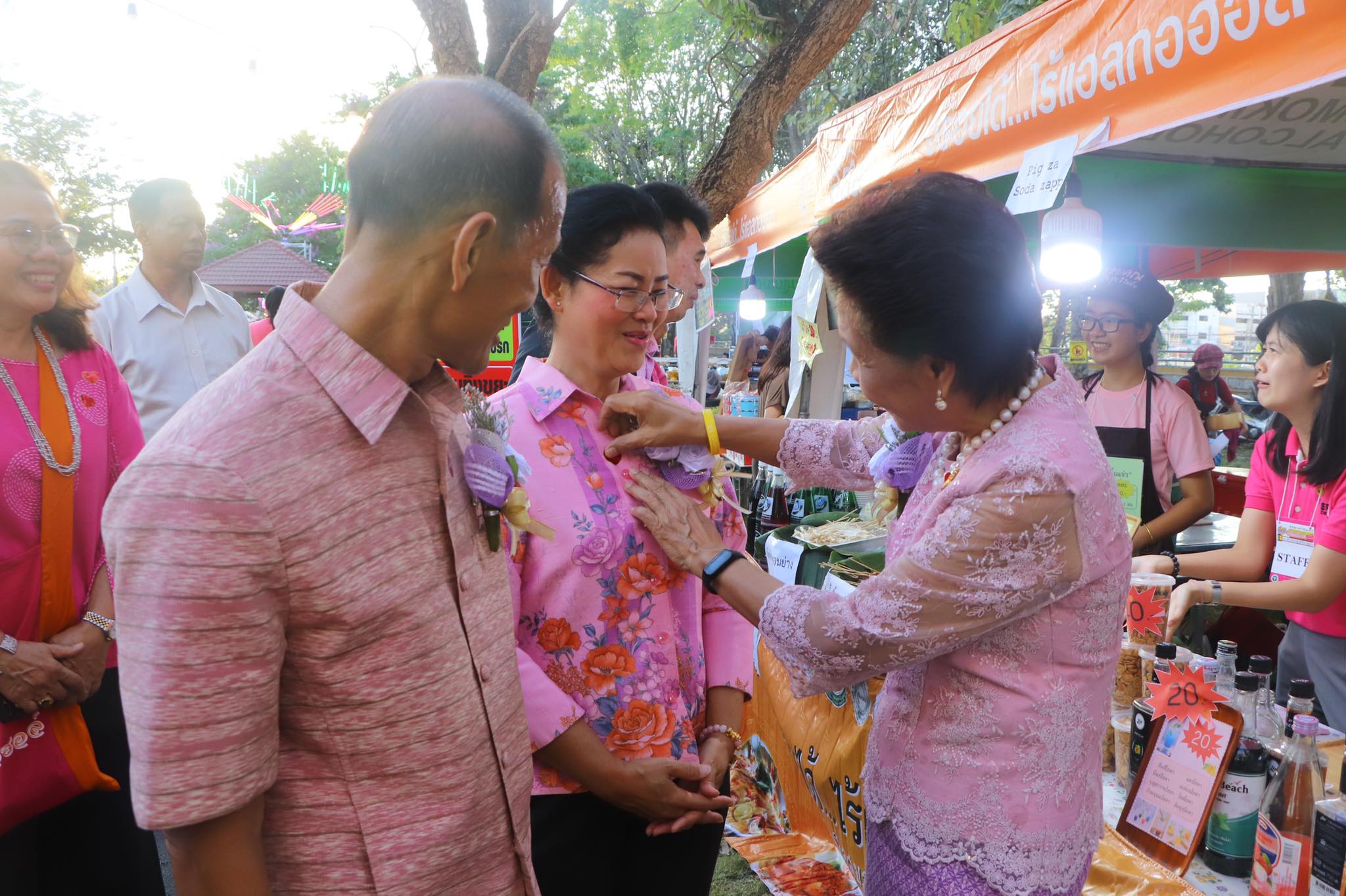 พิธีเปิดงานเทศกาลอาหารเพื่อสุขภาพ ในชื่องาน “ว้าว ข้าวใหม่ปลามัน วันอร่อยได้ไร้แอลกอฮอล์ ปี 2563 ตอนรักษ์ ณ ปราจีนบุรี (หิ้วปิ่นโต โชว์ถุงผ้า)”
