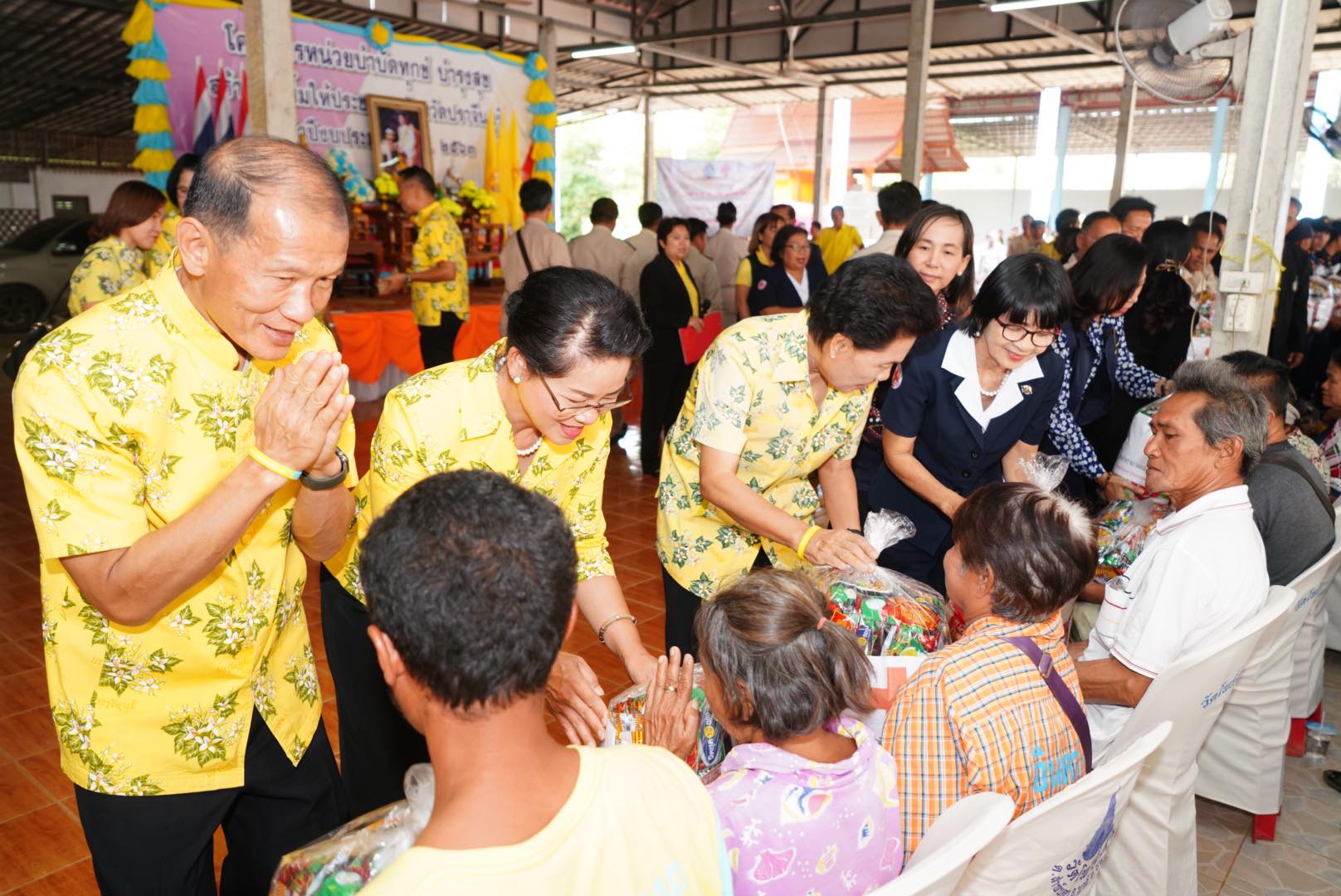โครงการหน่วยบำบัดทุกข์ บำรุงสุข สร้างรอยยิ้มให้ประชาชน จังหวัดปราจีนบุรี ครั้งที่ 2/2563  ณ  วัดทุ่งวิจิตร หมู่ที่ 10 ตำบลสะพานหิน อำเภอนาดี จังหวัดปราจีนบุรี