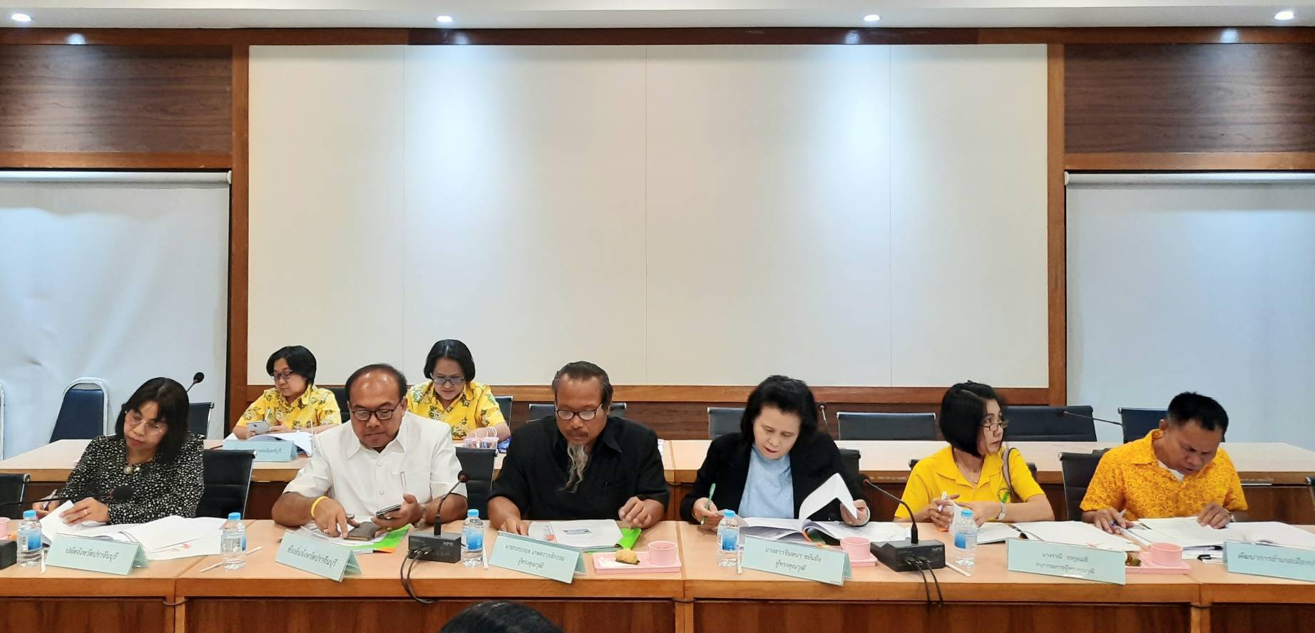 การประชุมคณะอนุกรรมการบริหารกองทุนพัฒนาบทบาทสตรีระดับจังหวัด จังหวัดปราจีนบุรี ครั้งที่ 3/2563