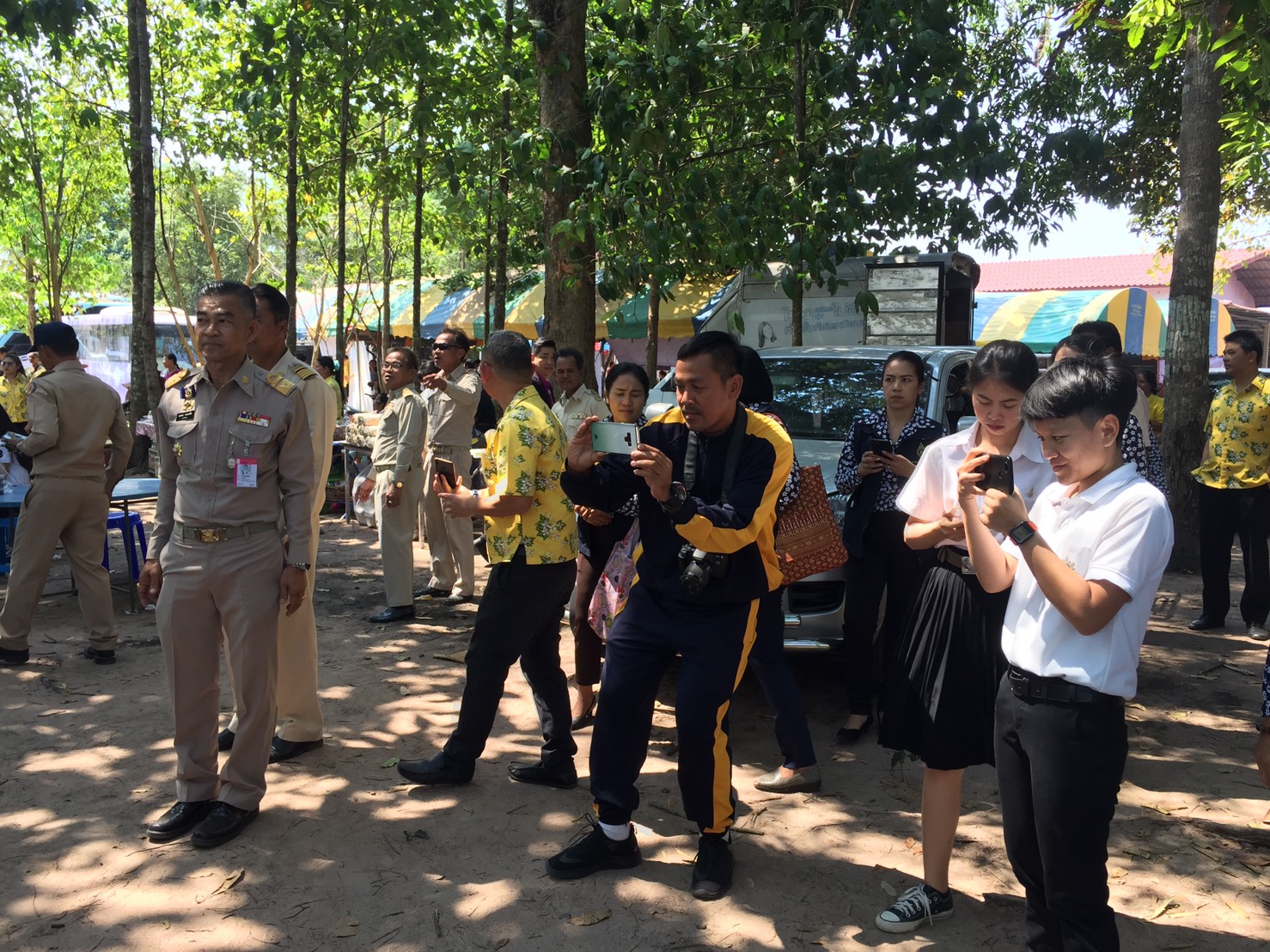 โครงการหน่วยบำบัดทุกข์ บำรุงสุข สร้างรอยยิ้มให้ประชาชน จังหวัดปราจีนบุรี ครั้งที่ 2/2563  ณ  วัดทุ่งวิจิตร หมู่ที่ 10 ตำบลสะพานหิน อำเภอนาดี จังหวัดปราจีนบุรี