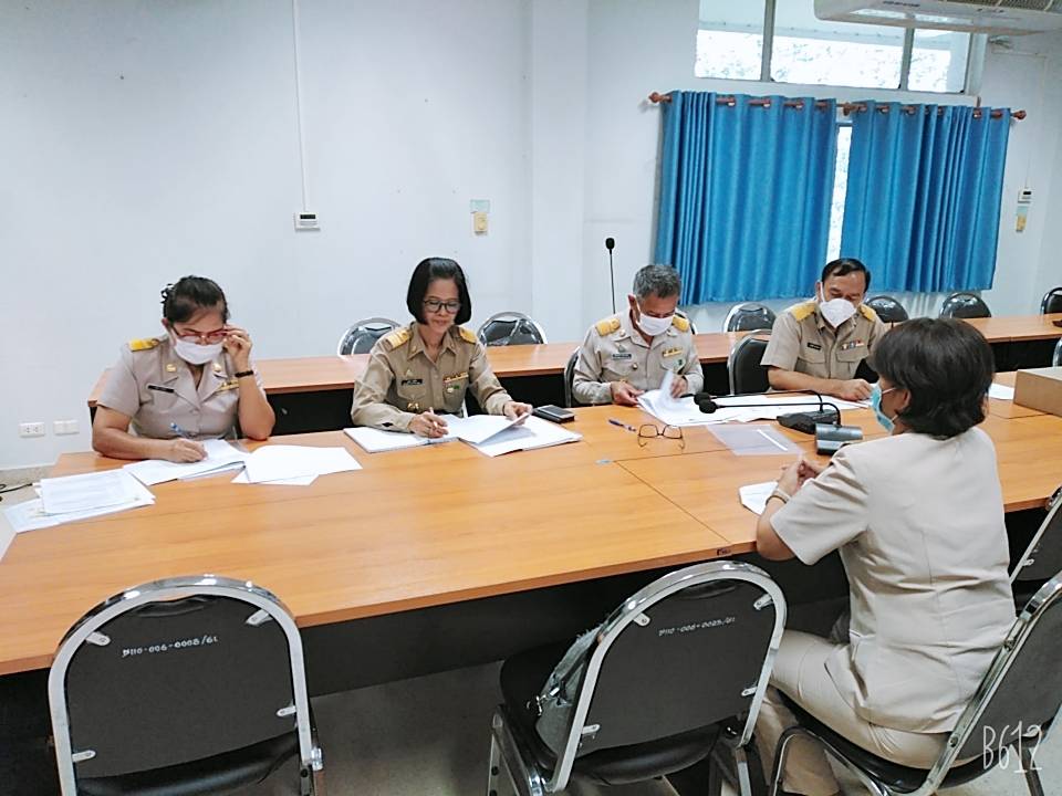 การพิจารณาคัดเลือกข้าราชการเพื่อเข้ารับการอบรมหลักสูตรนักบริหารงานพัฒนาชุมชน (นบพ.) ประจำปีงบประมาณ พ.ศ. 2563